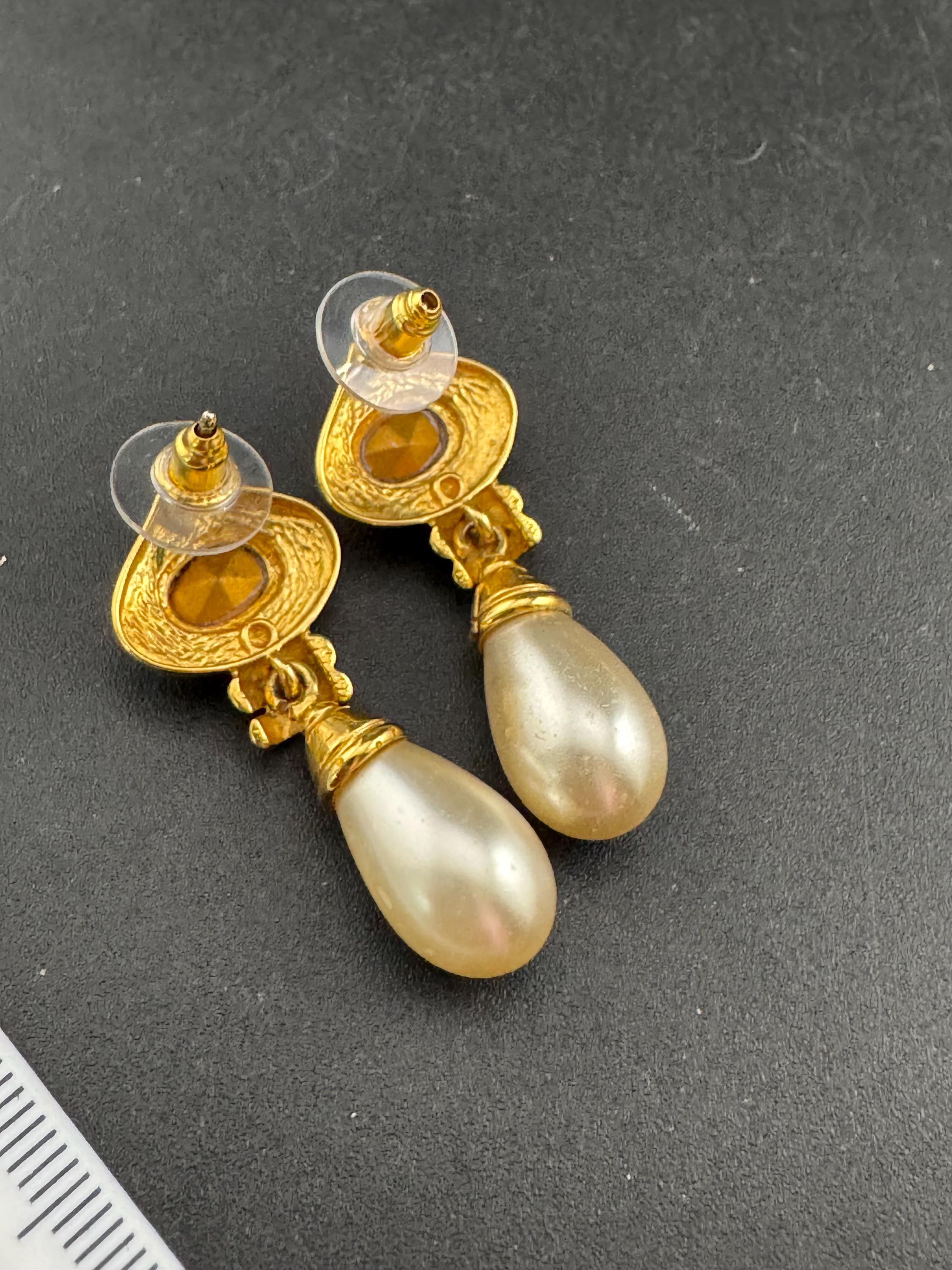 Vintage Gold Tone Teardrop Pearl Diamanté Crystal Drop Earrings