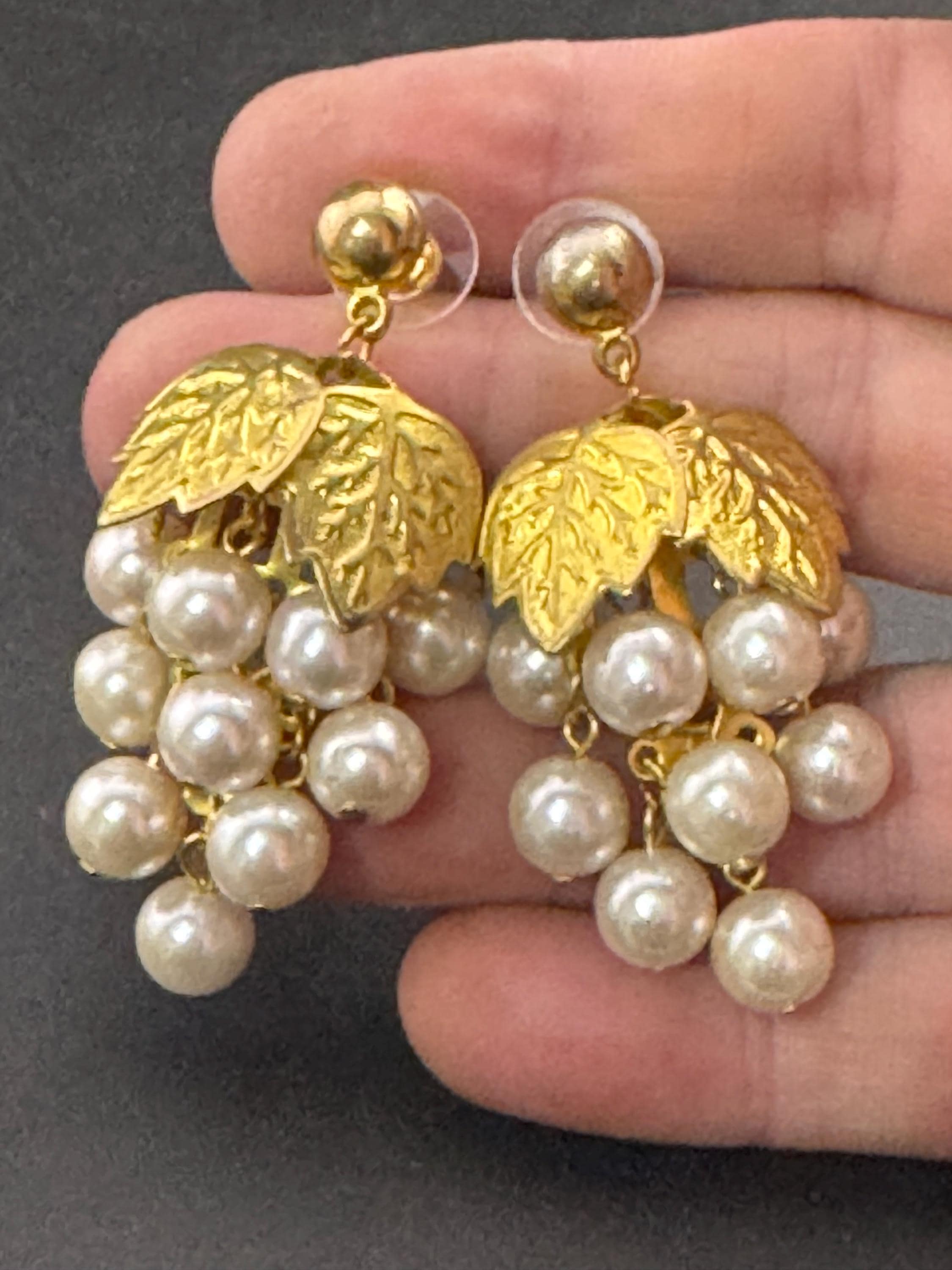 Vintage gold tone White Pearl Grape Cluster dangly drop Earrings for pierced ears 1980s