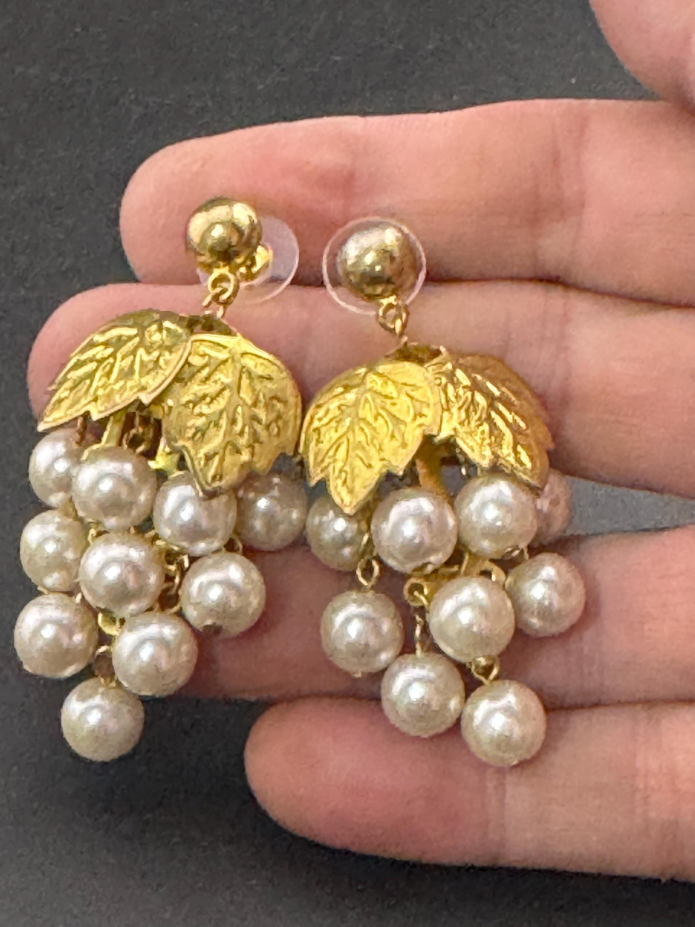 Vintage gold tone White Pearl Grape Cluster dangly drop Earrings for pierced ears 1980s