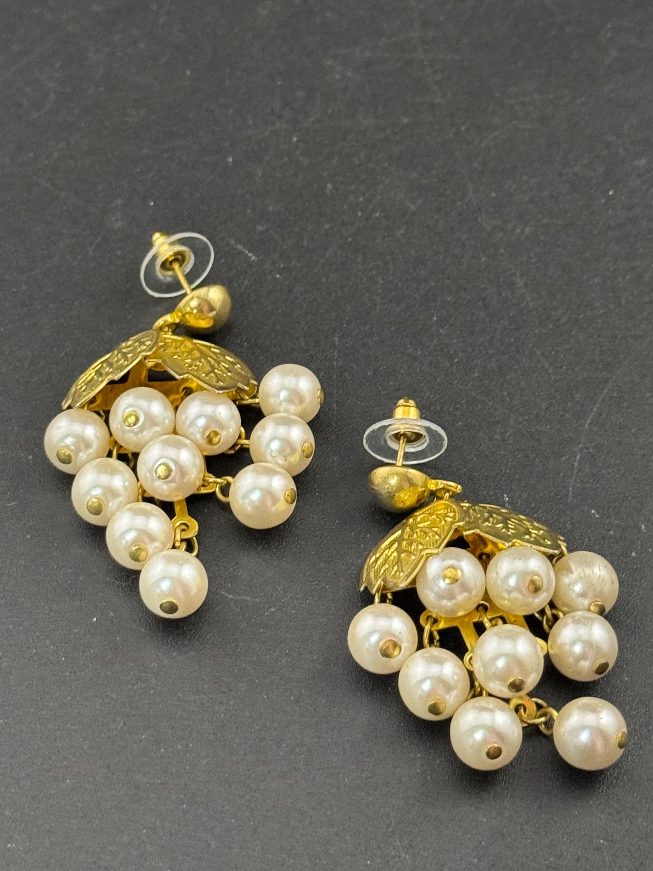 Vintage gold tone White Pearl Grape Cluster dangly drop Earrings for pierced ears 1980s