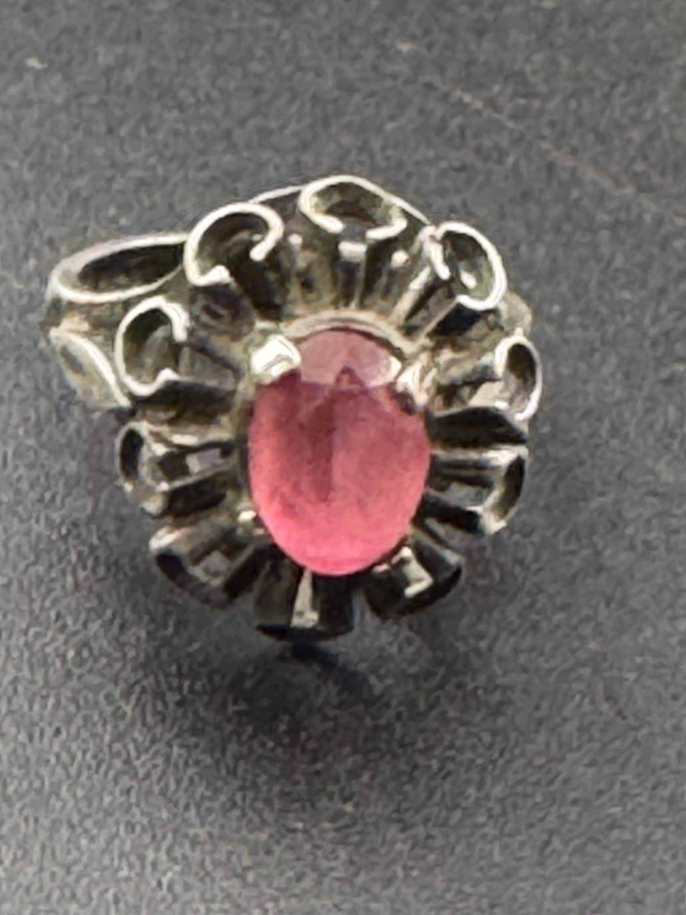 Vintage pink oval gemstone Gem set sterling 925 silver modernist cocktail dress ring size uk J.5 4.4 grams