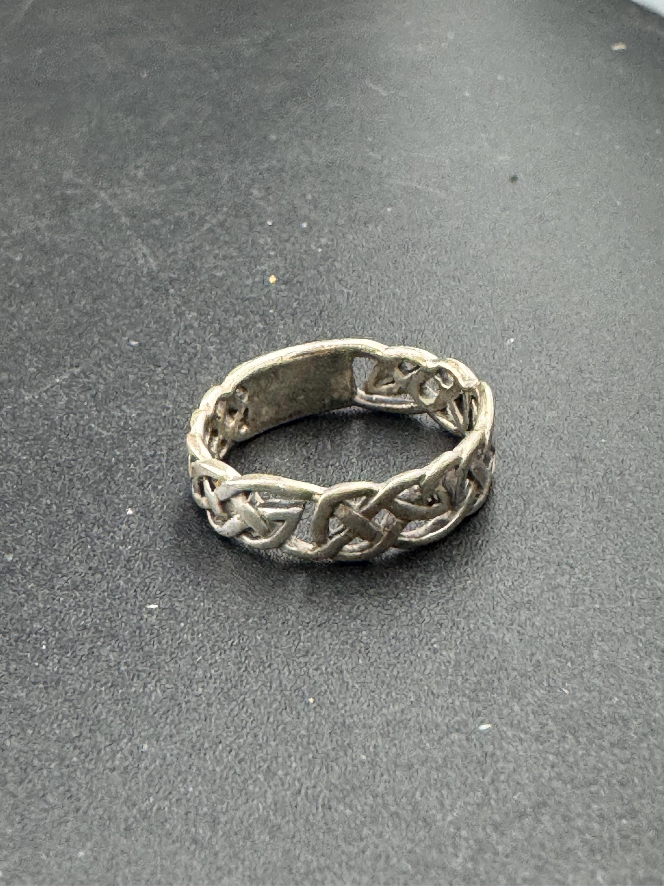Size R 925 sterling silver openwork  art nouveau Celtic style band dress ring