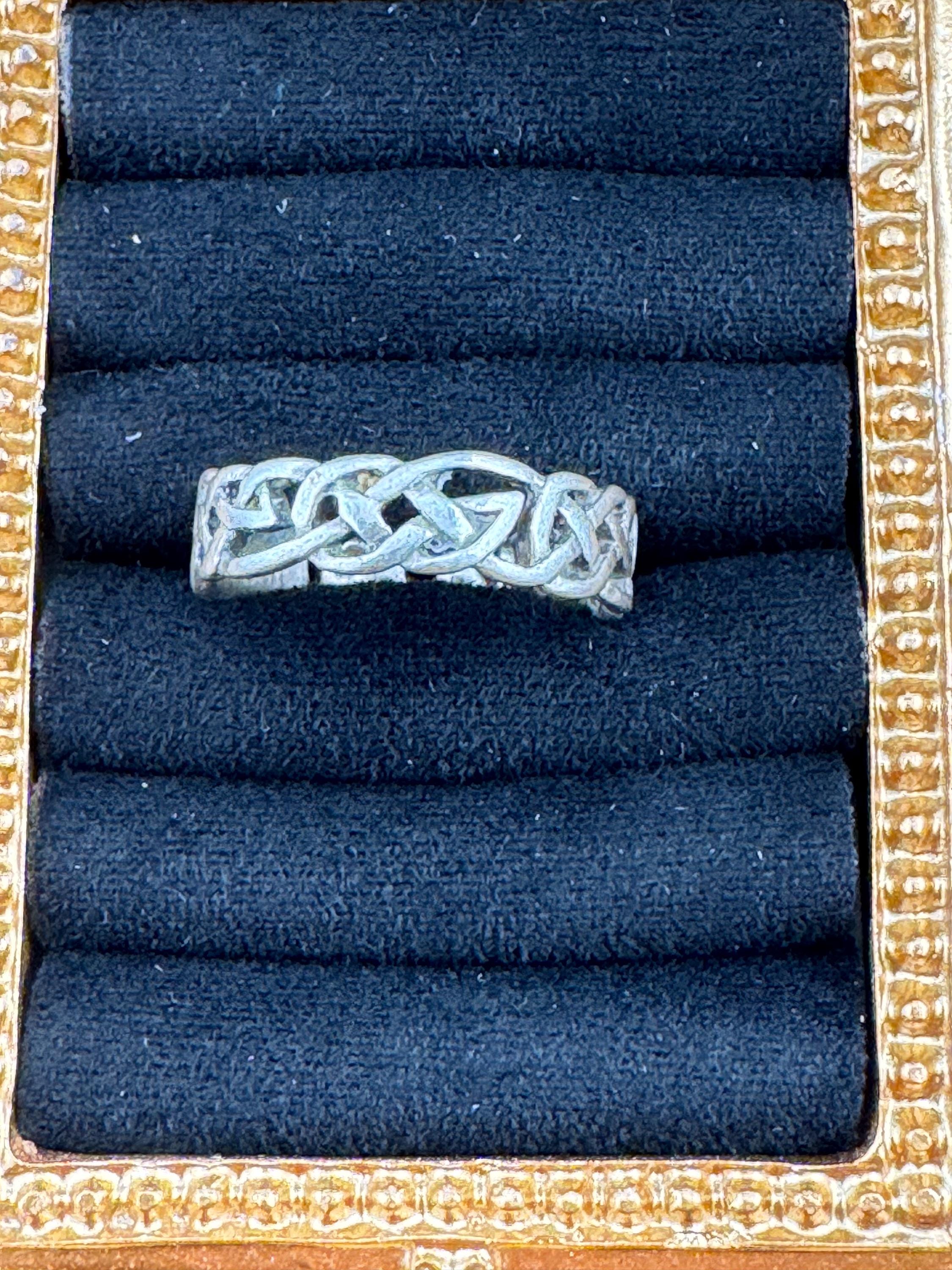 Size R 925 sterling silver openwork  art nouveau Celtic style band dress ring