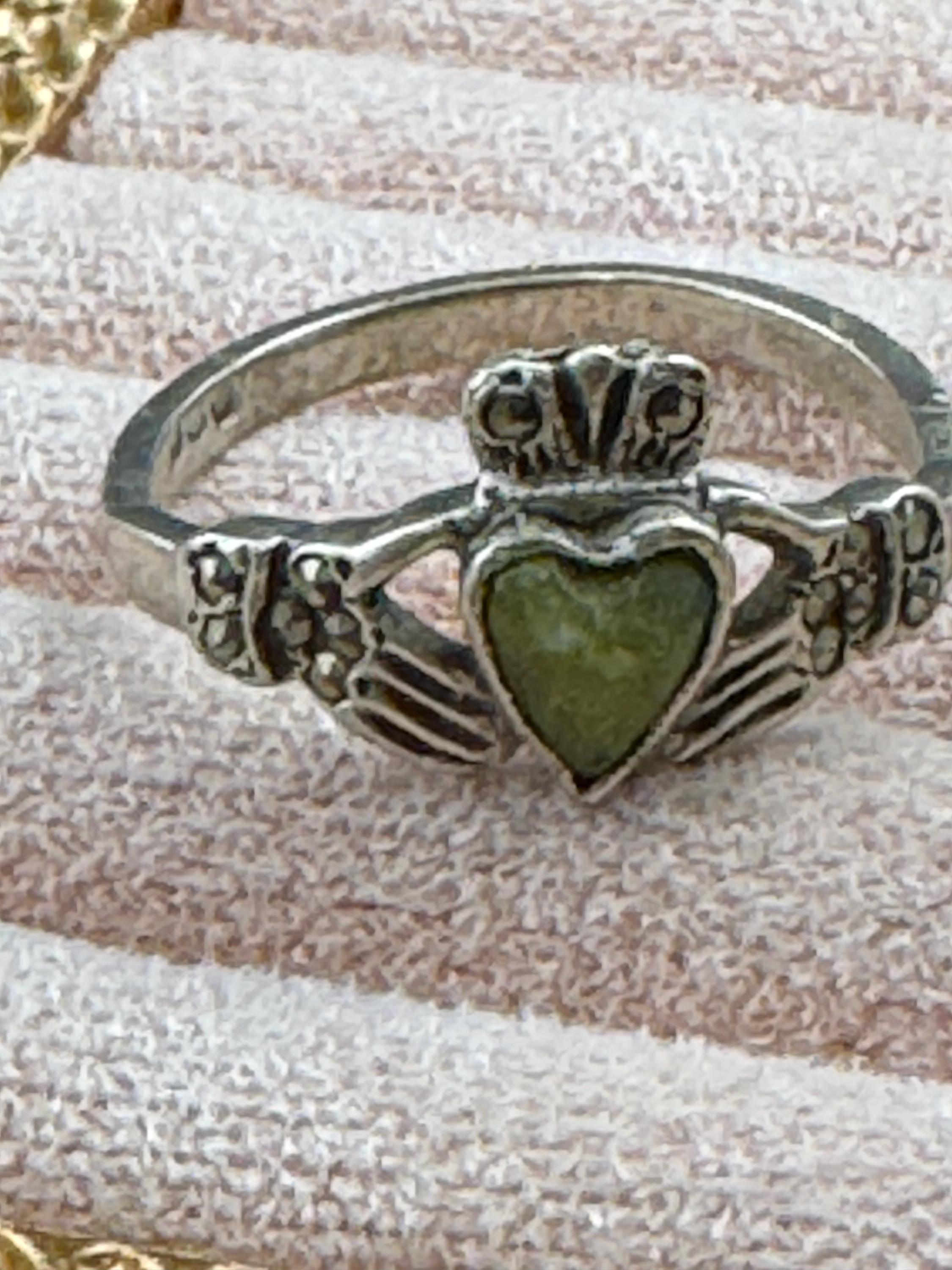 UK SIZE M.5 2.3grams Vintage 925 sterling silver Irish claddah love heart dress ring set with marcasite &  green Connemara marble stone
