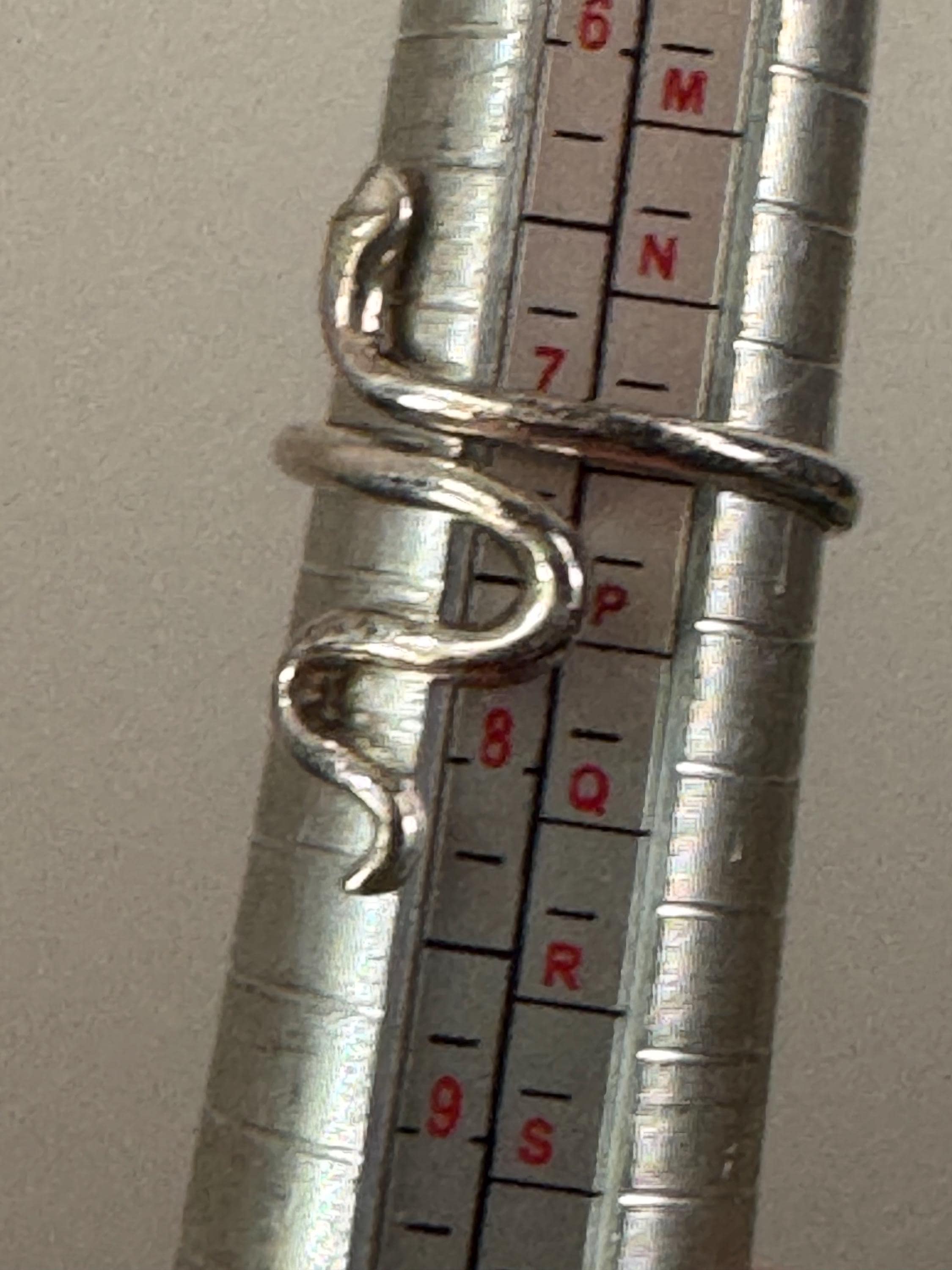 Size O ladies dainty 925 sterling silver snake ring 2.6 grams size 55