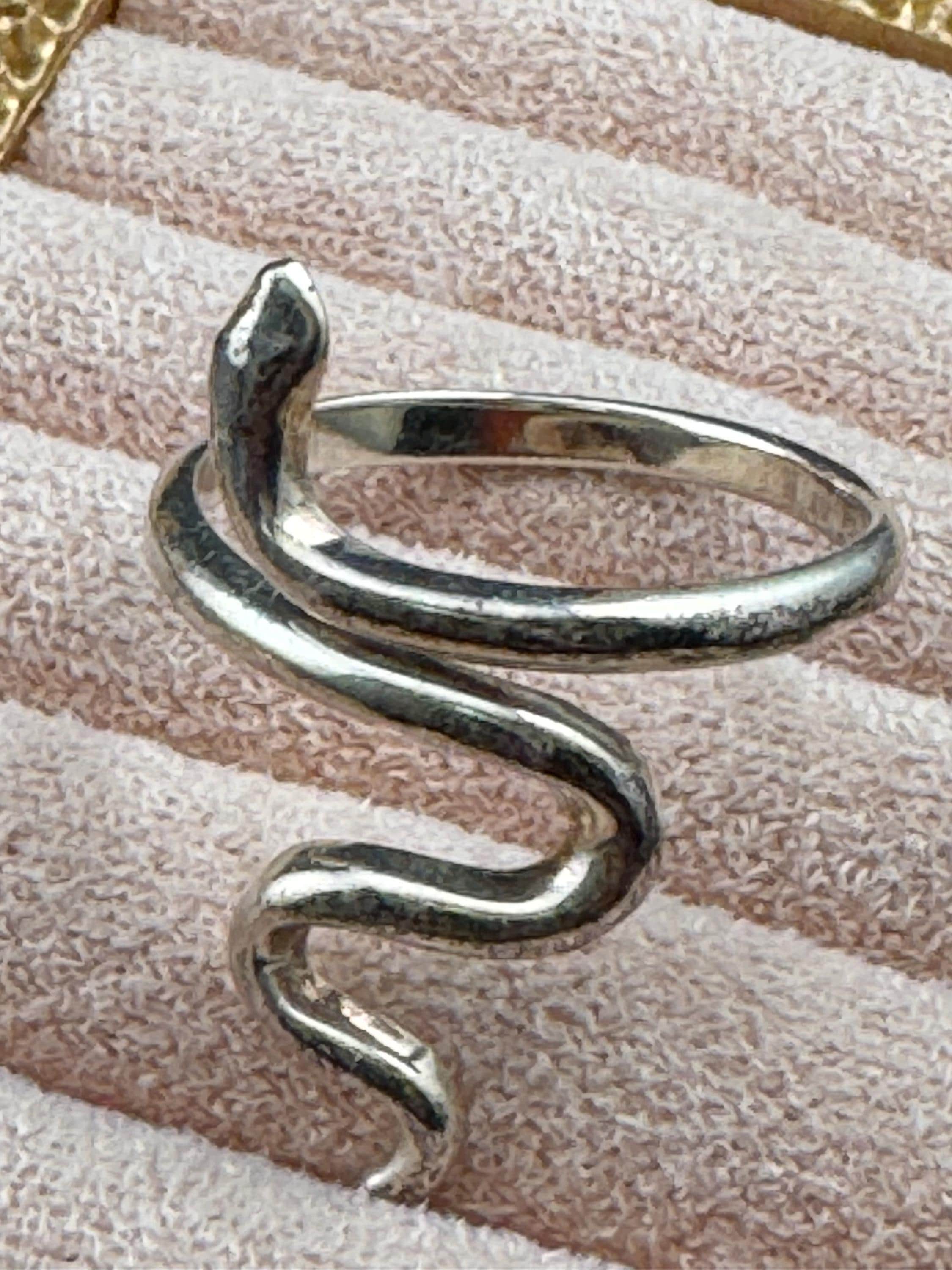 Size O ladies dainty 925 sterling silver snake ring 2.6 grams size 55