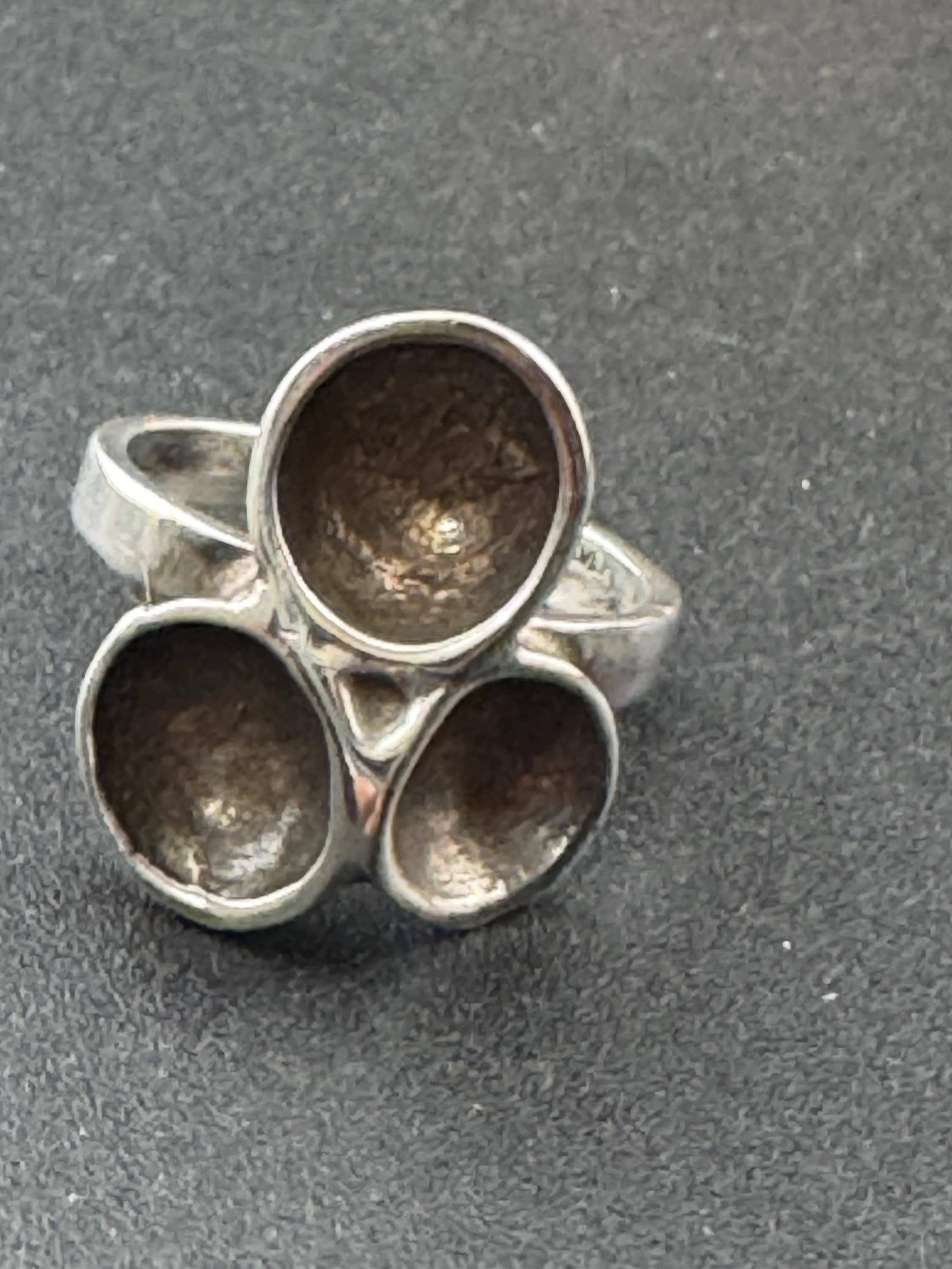 Vintage SIZE N.5 sterling silver 925 modernist brushed textured cups  weighty brutalist ring 6 grams