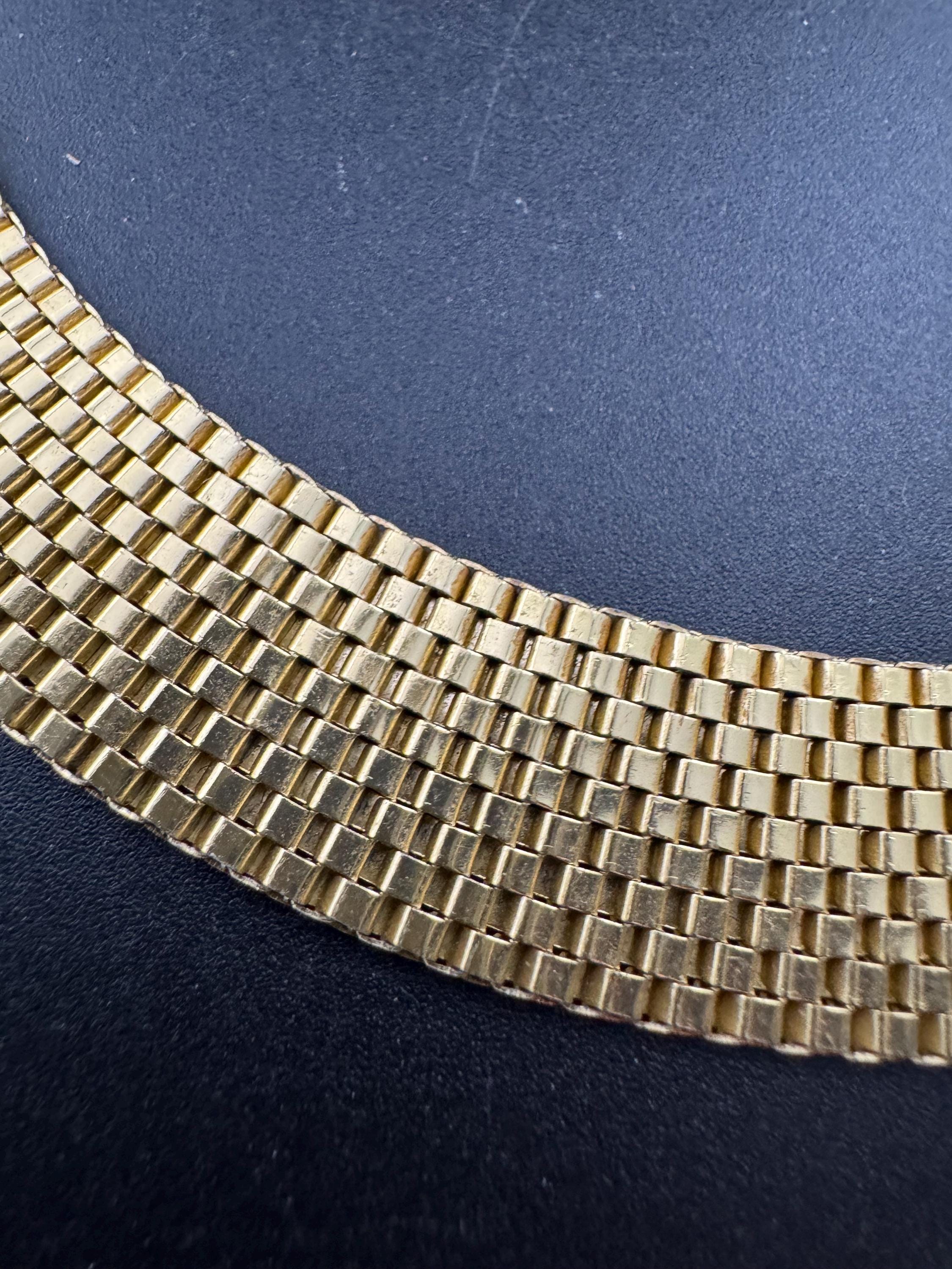 Retro modernist 2cm wide woven mesh gold choker necklace Vintage 1990s Gold tone
