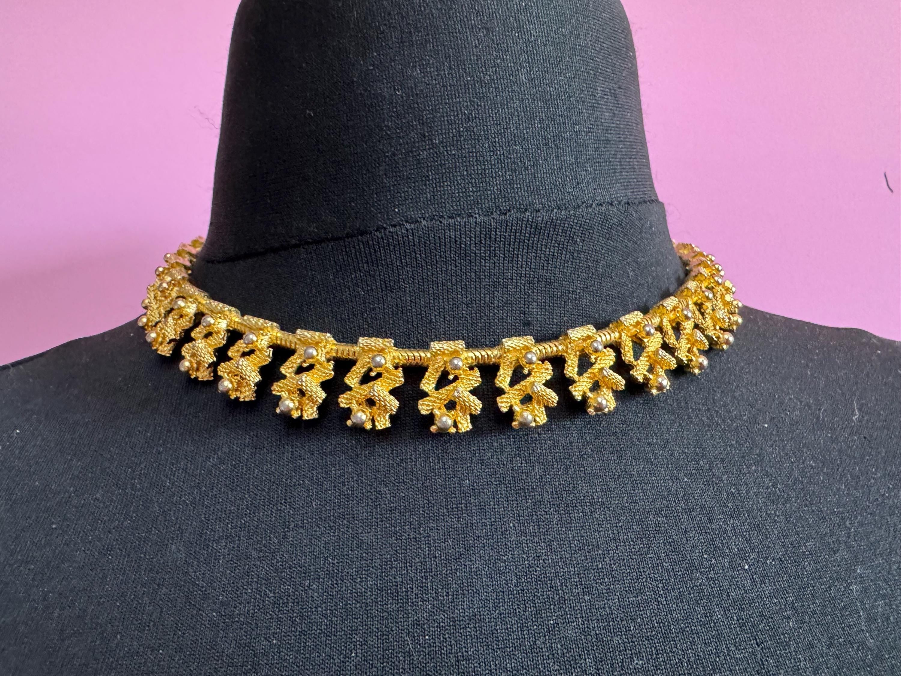 Vintage gold tone brutalist modernist textured panel link choker necklace, mid century