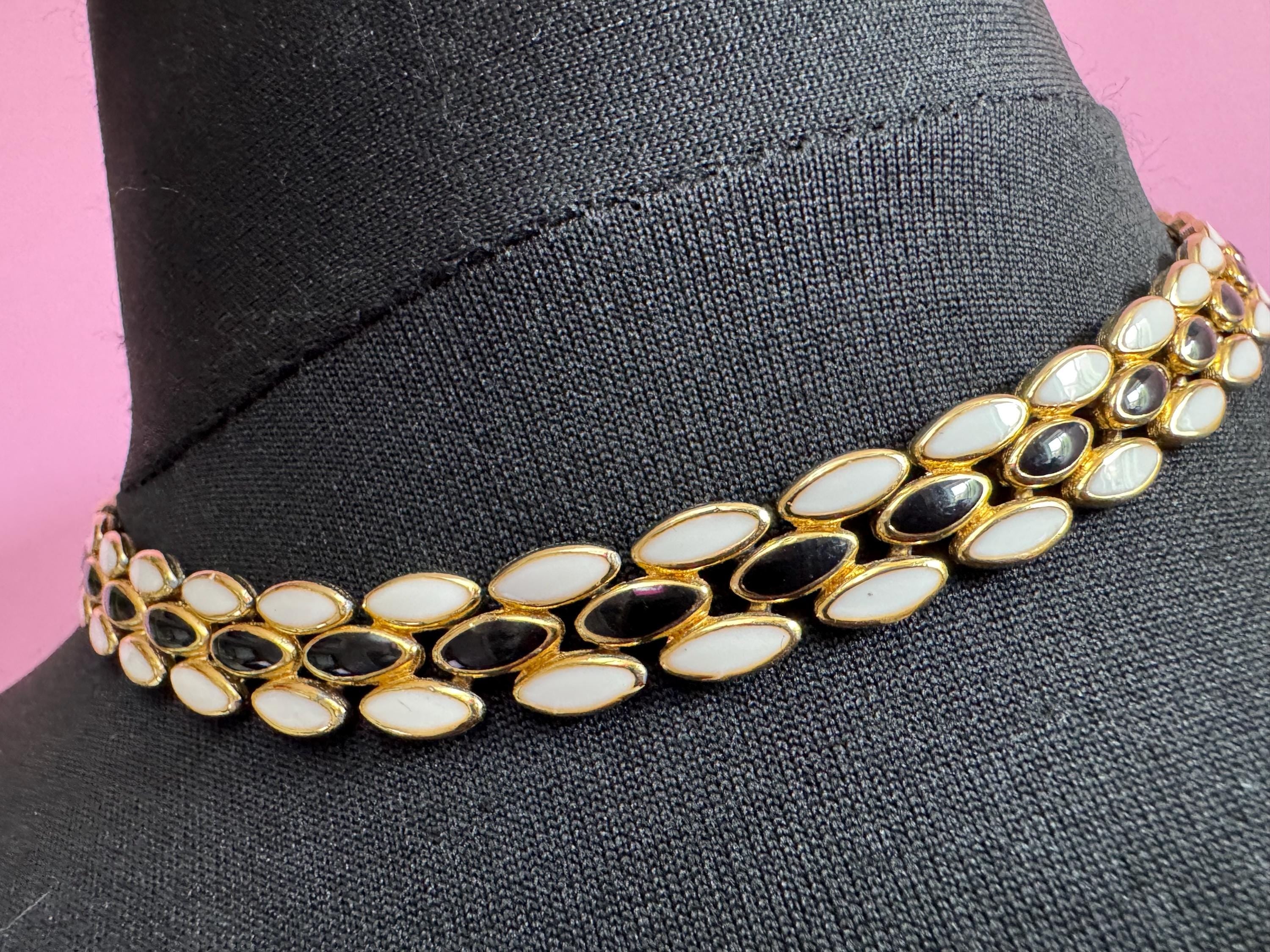 Retro 1980s gold tone black and white enamel panther link collar necklace 43cm