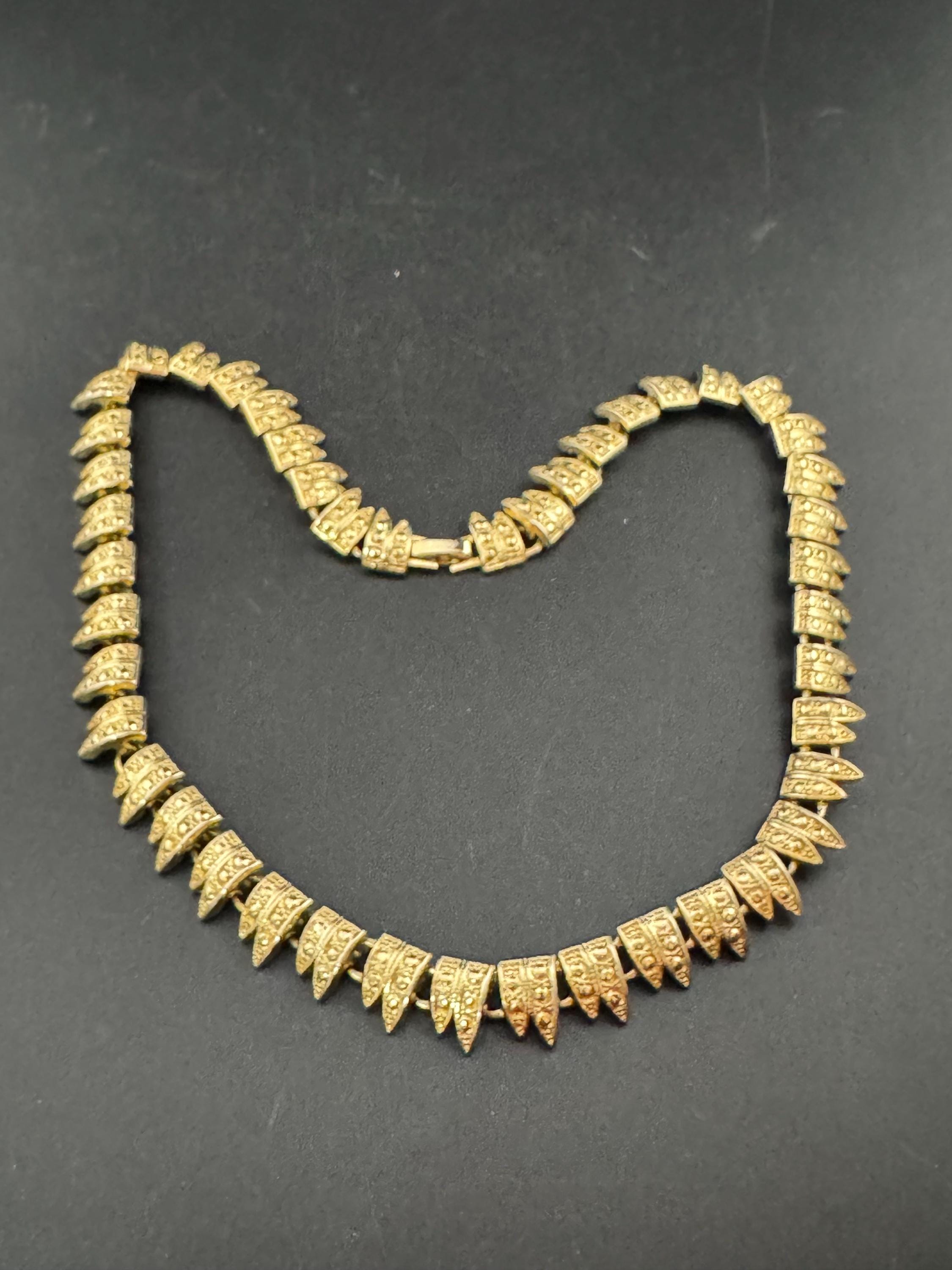 Vintage gold tone modernist textured panel link choker necklace, well made piece