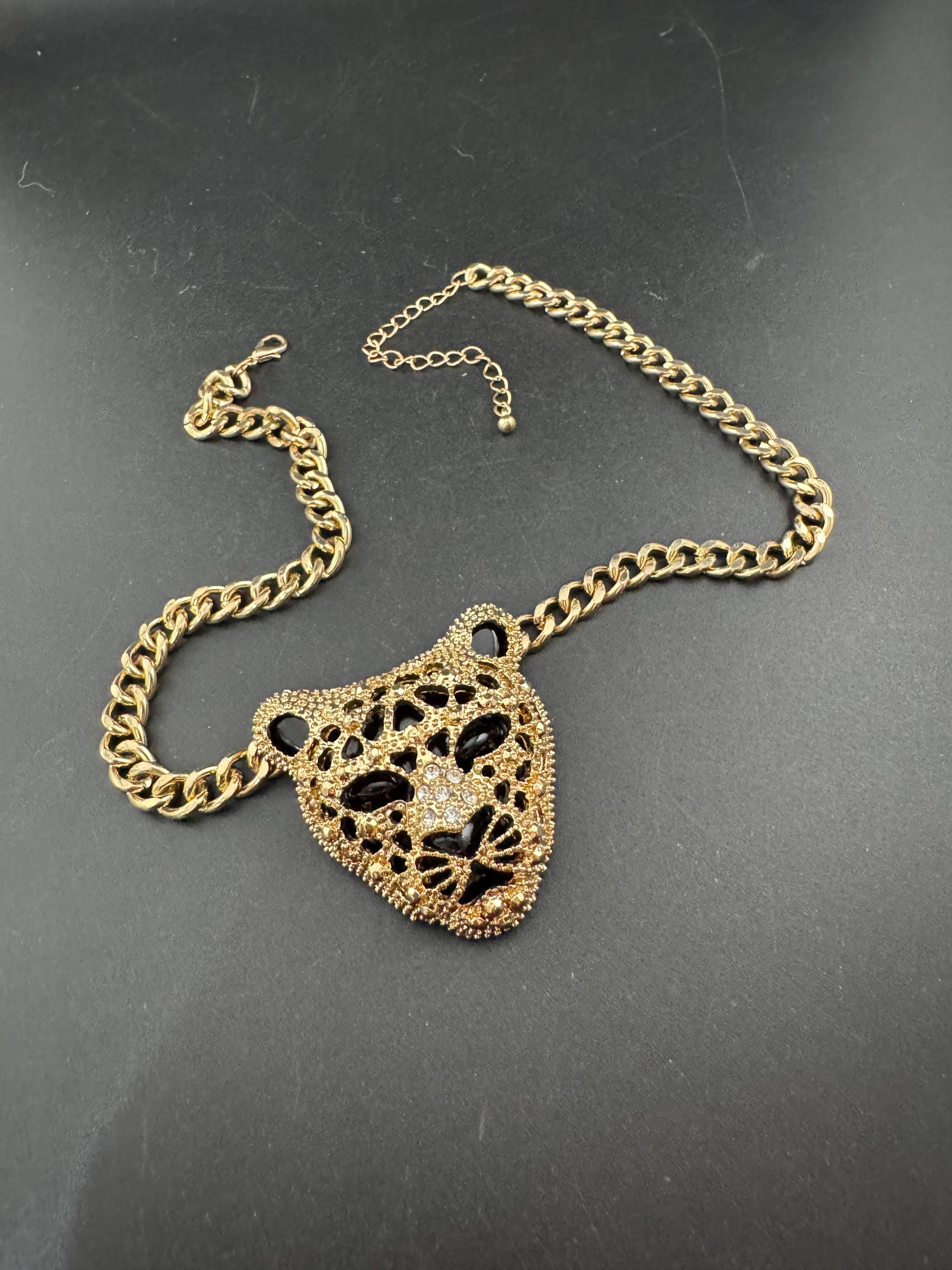 Retro chunky black and gold tone big cat leopard head curb chain pendant choker necklace y2K 90s