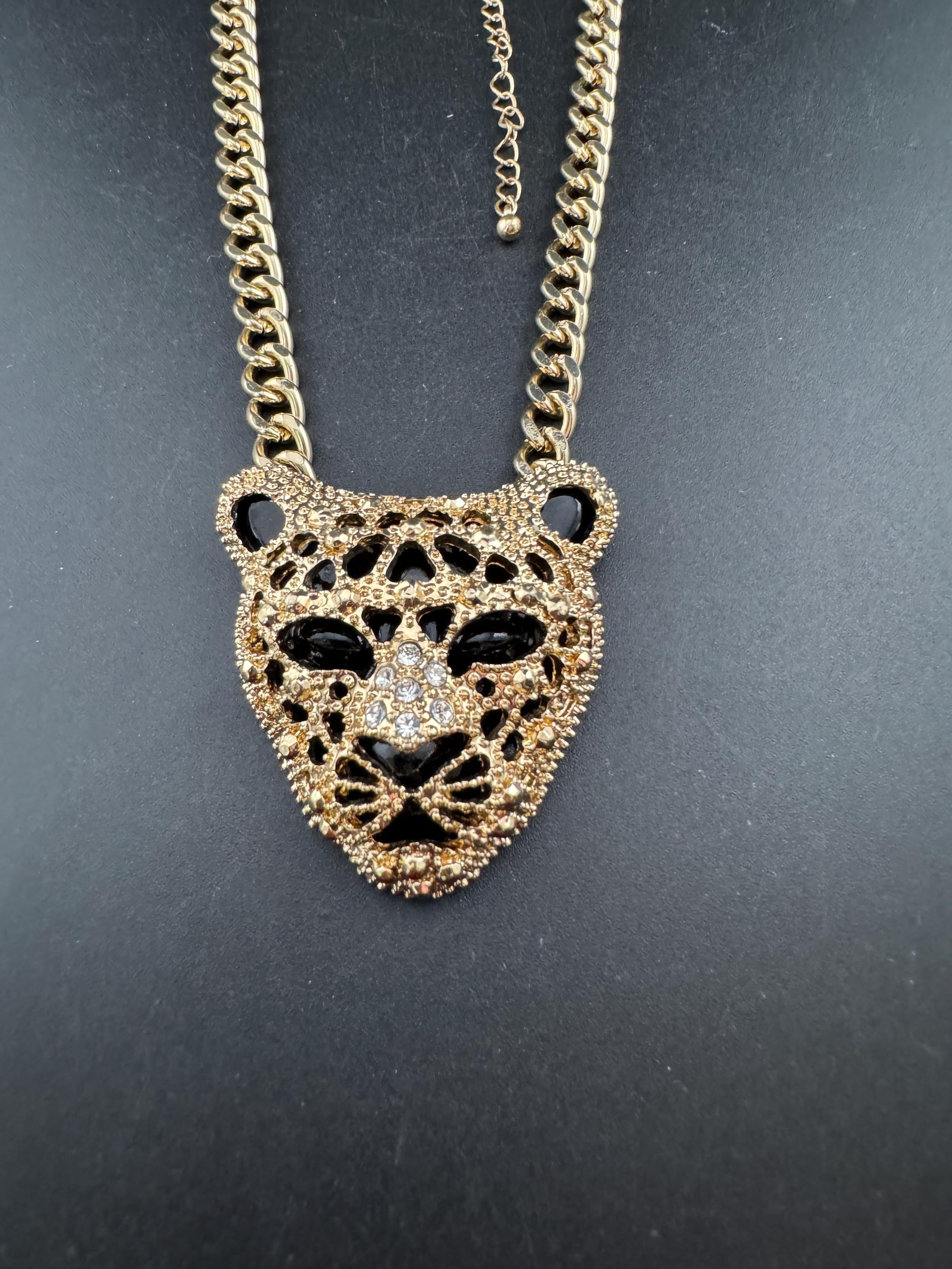 Retro chunky black and gold tone big cat leopard head curb chain pendant choker necklace y2K 90s