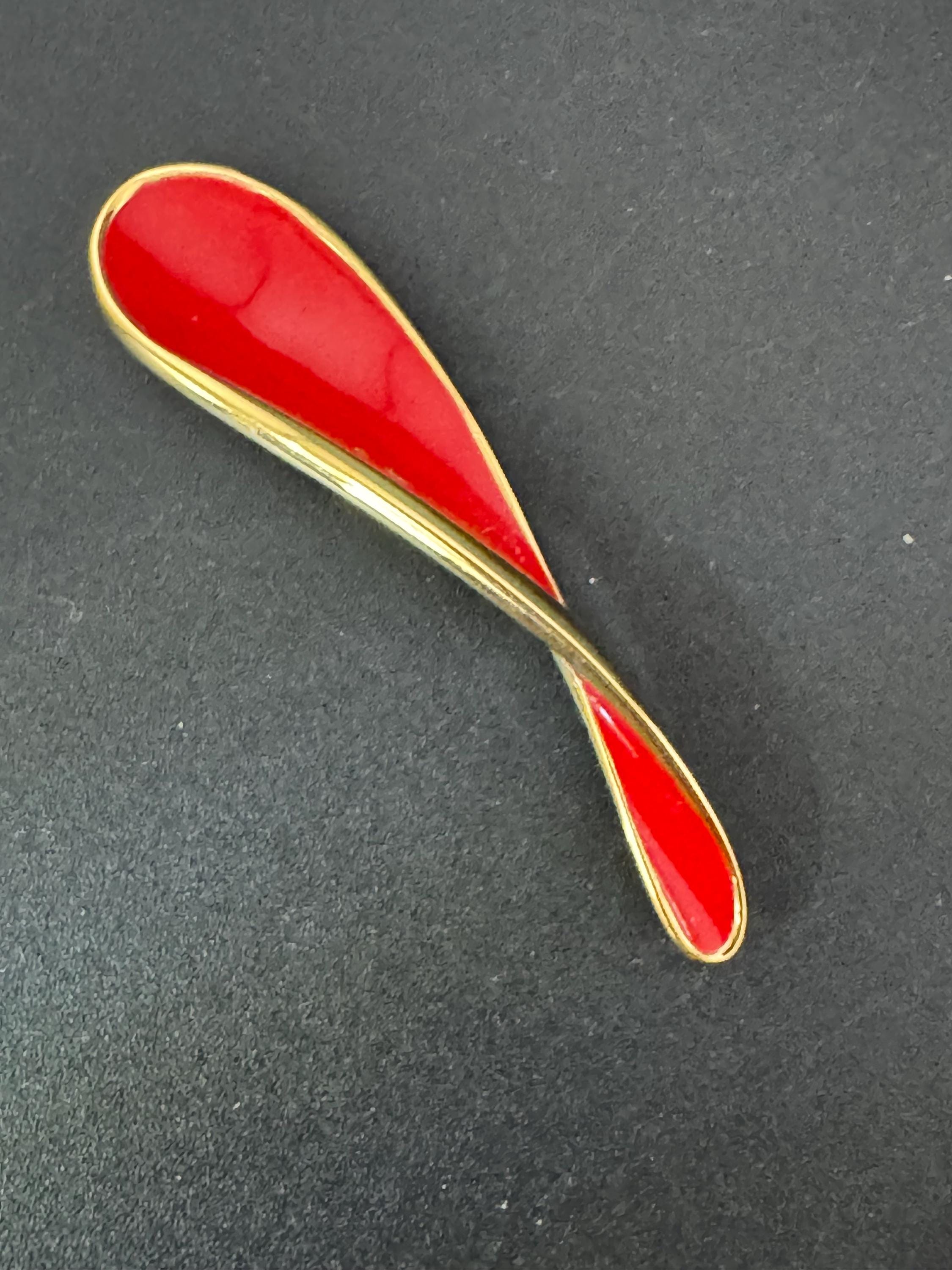 Vintage Monet SIGNED large 6cm red enamel twisted gold tone modernist brooch