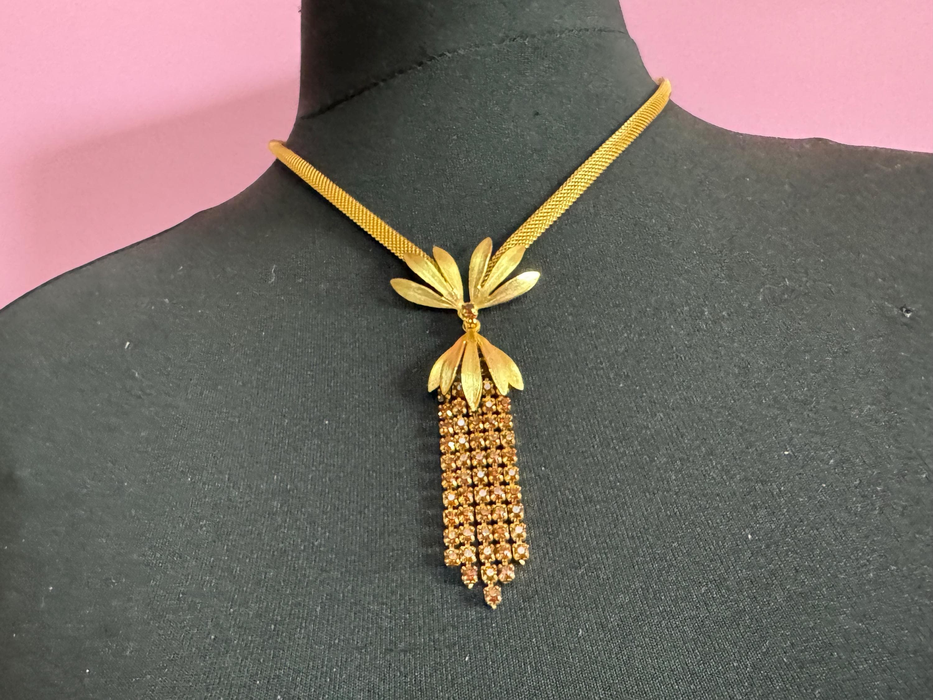 Vintage gold tone cognac brown glass diamanté lariat dropper necklace 1960s