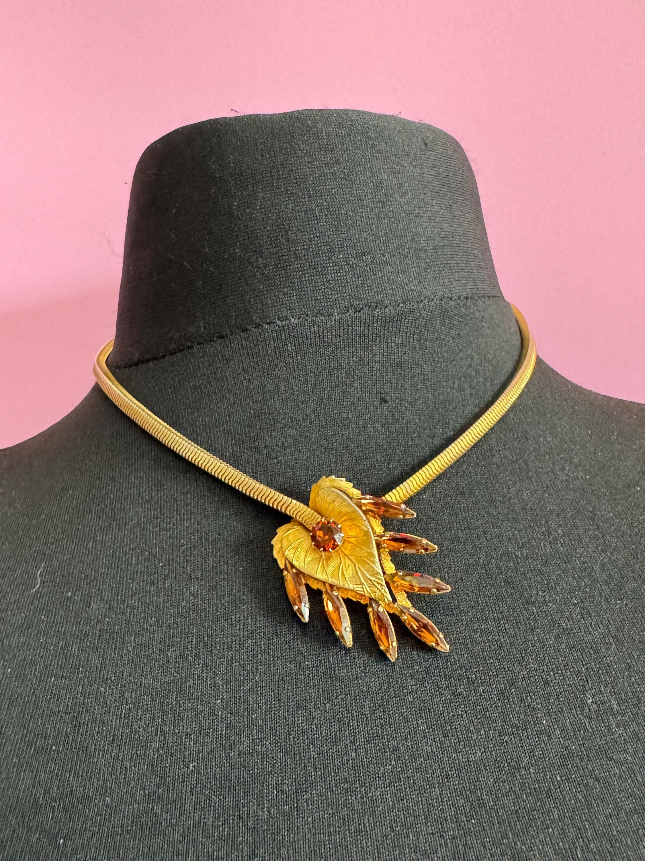 Vintage gold tone cognac brown glass diamanté lariat dropper necklace 1960s
