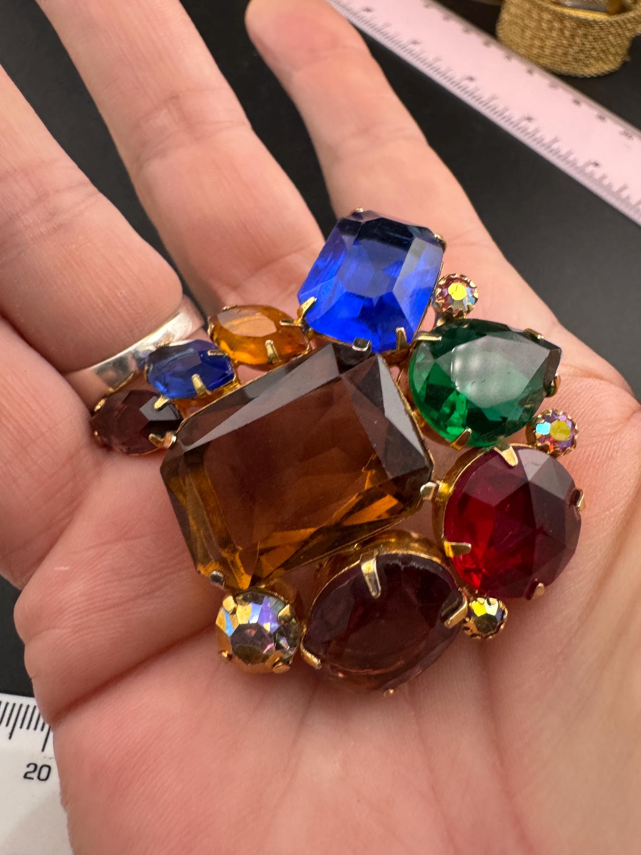 vintage 1950s cognac brown amethyst purple and blue glass rhinestone coloured open back brooch