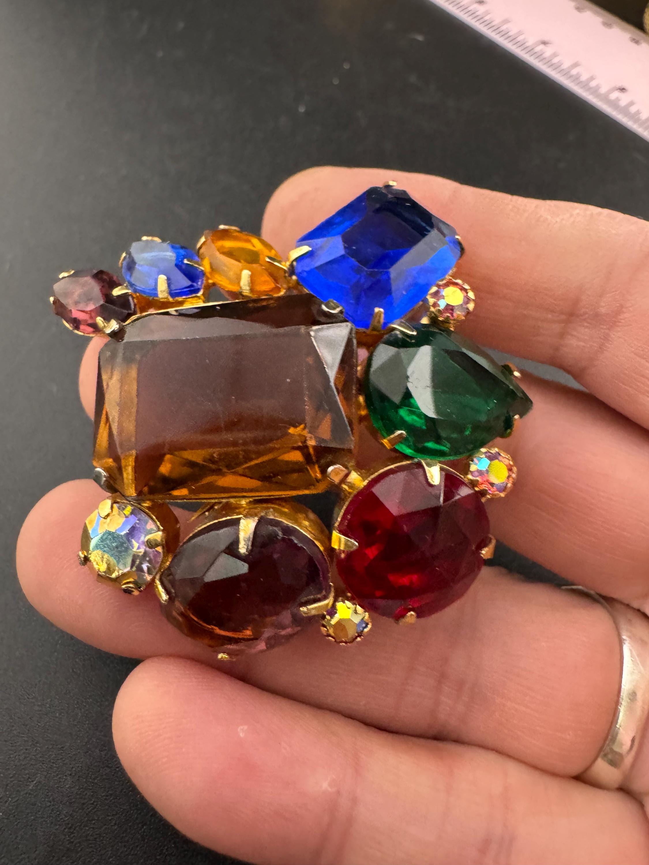 vintage 1950s cognac brown amethyst purple and blue glass rhinestone coloured open back brooch