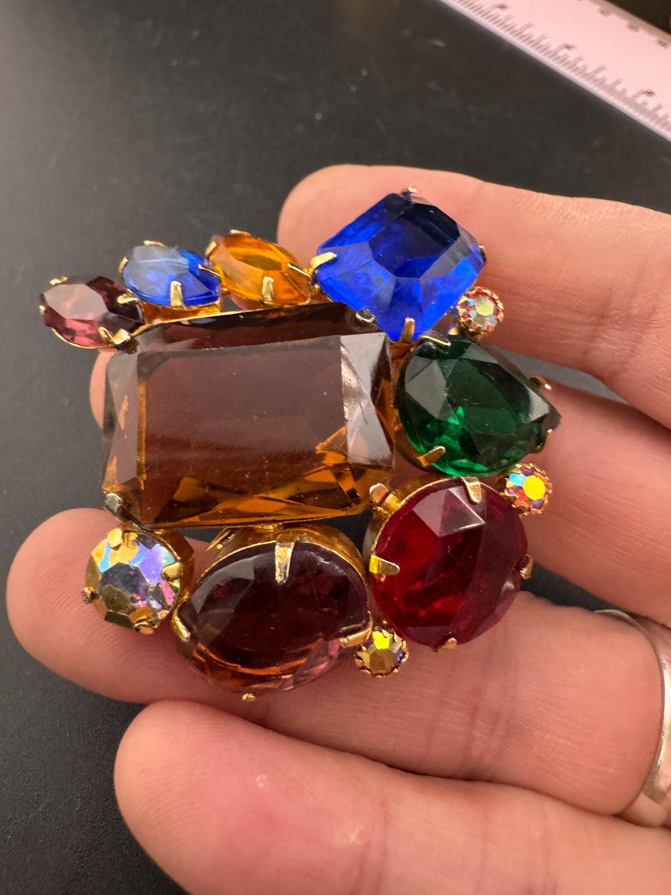 vintage 1950s cognac brown amethyst purple and blue glass rhinestone coloured open back brooch