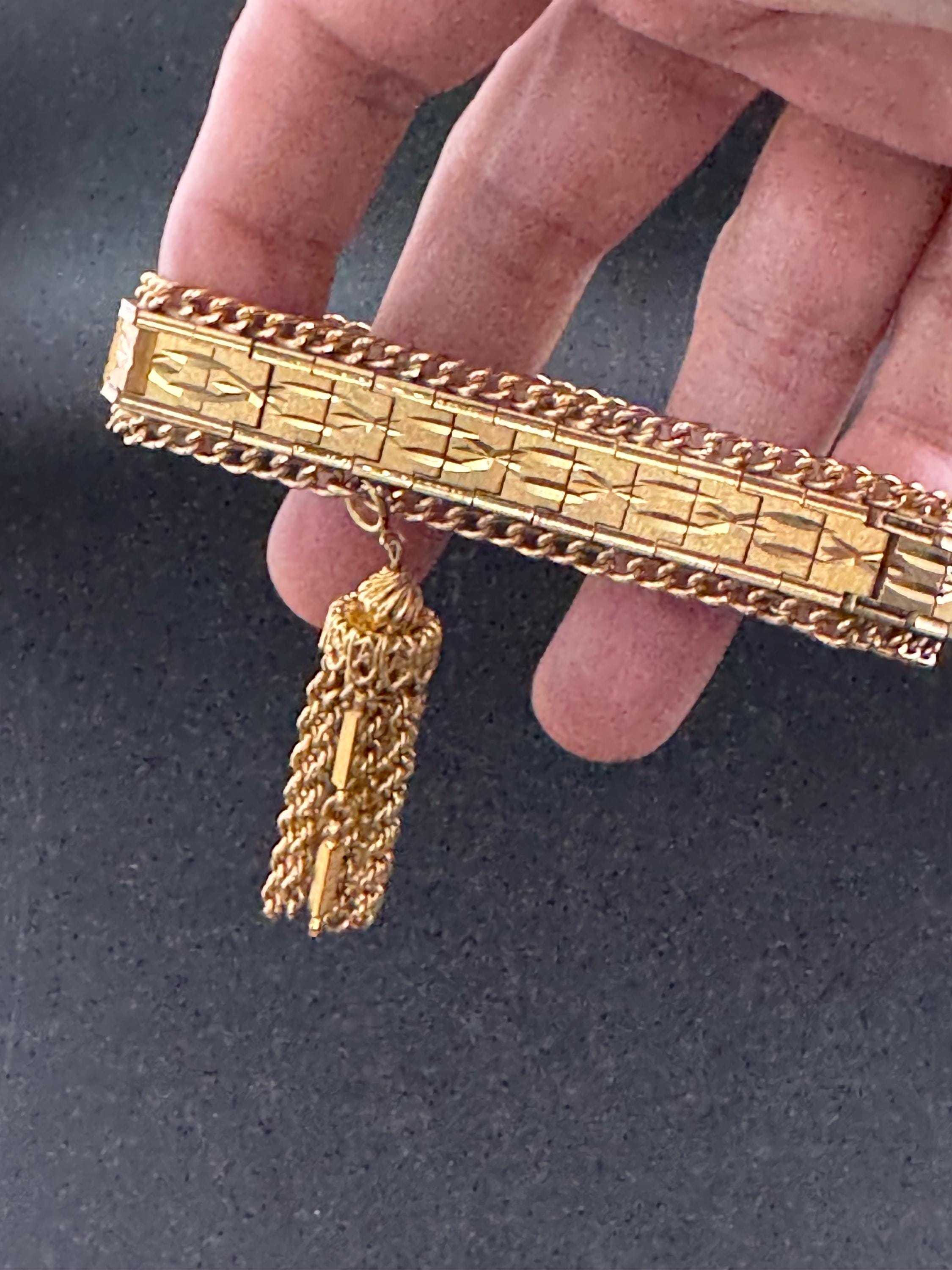 Vintage 1970s articulated flat textured gold plated wide chain etched tassel bracelet 20cm x 2cm