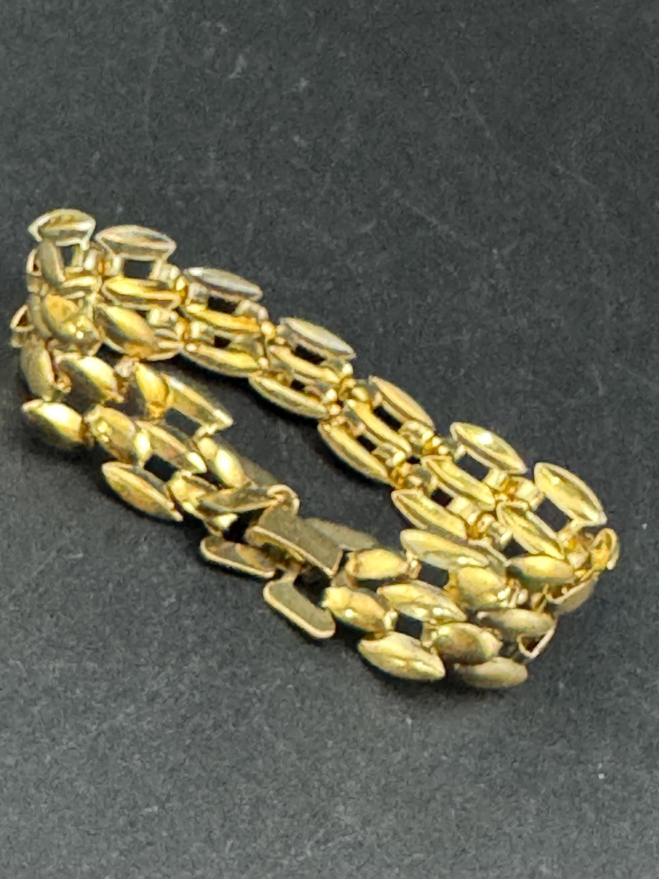 Vintage Modernist wide Flat brick panther link gold tone 1980s women's bracelet