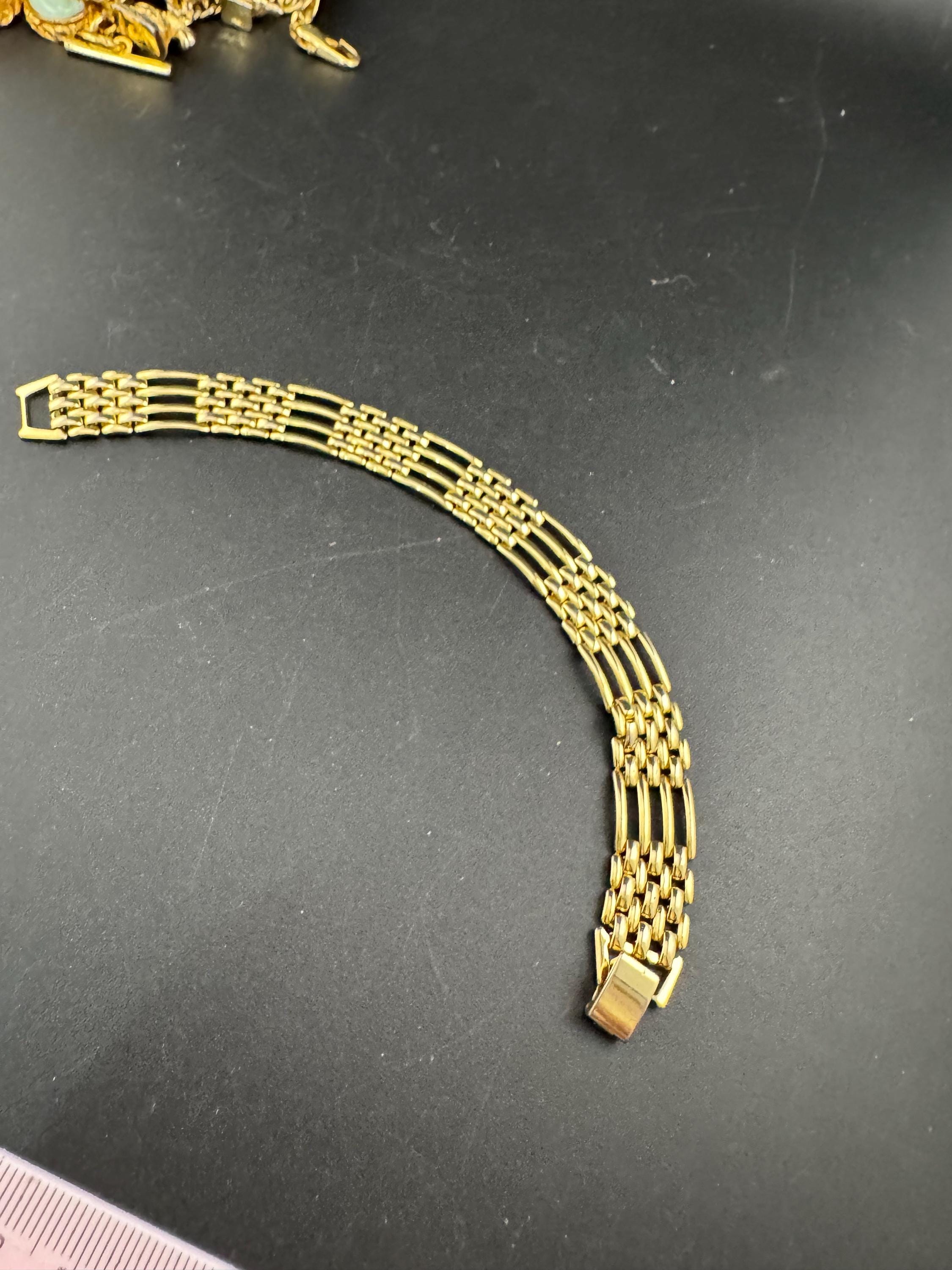 Vintage Modernist wide Flat brick panther link gold tone 1980s women's bracelet