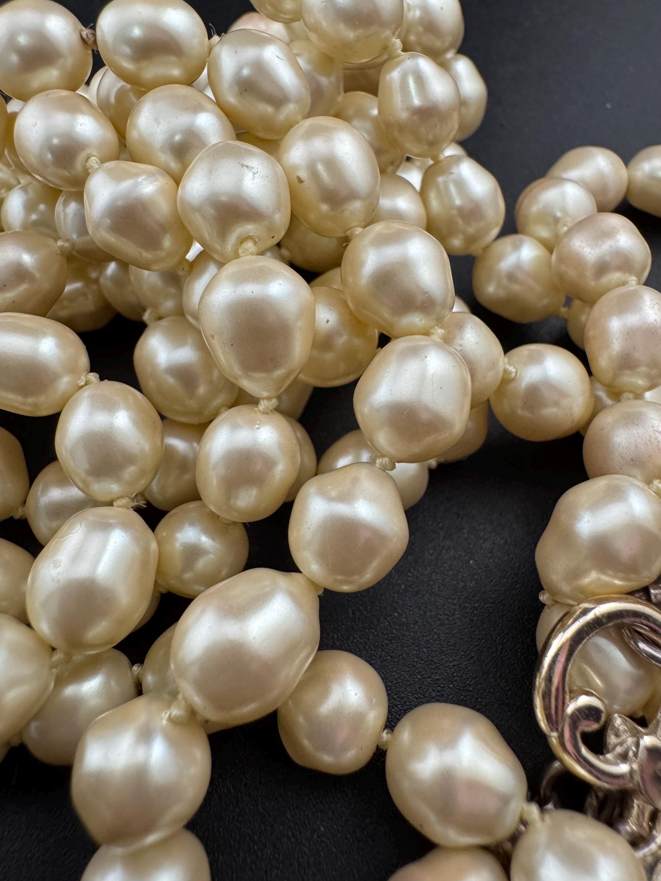Oscar De La Renta Cream Knotted Faux Pearl Flapper Necklace