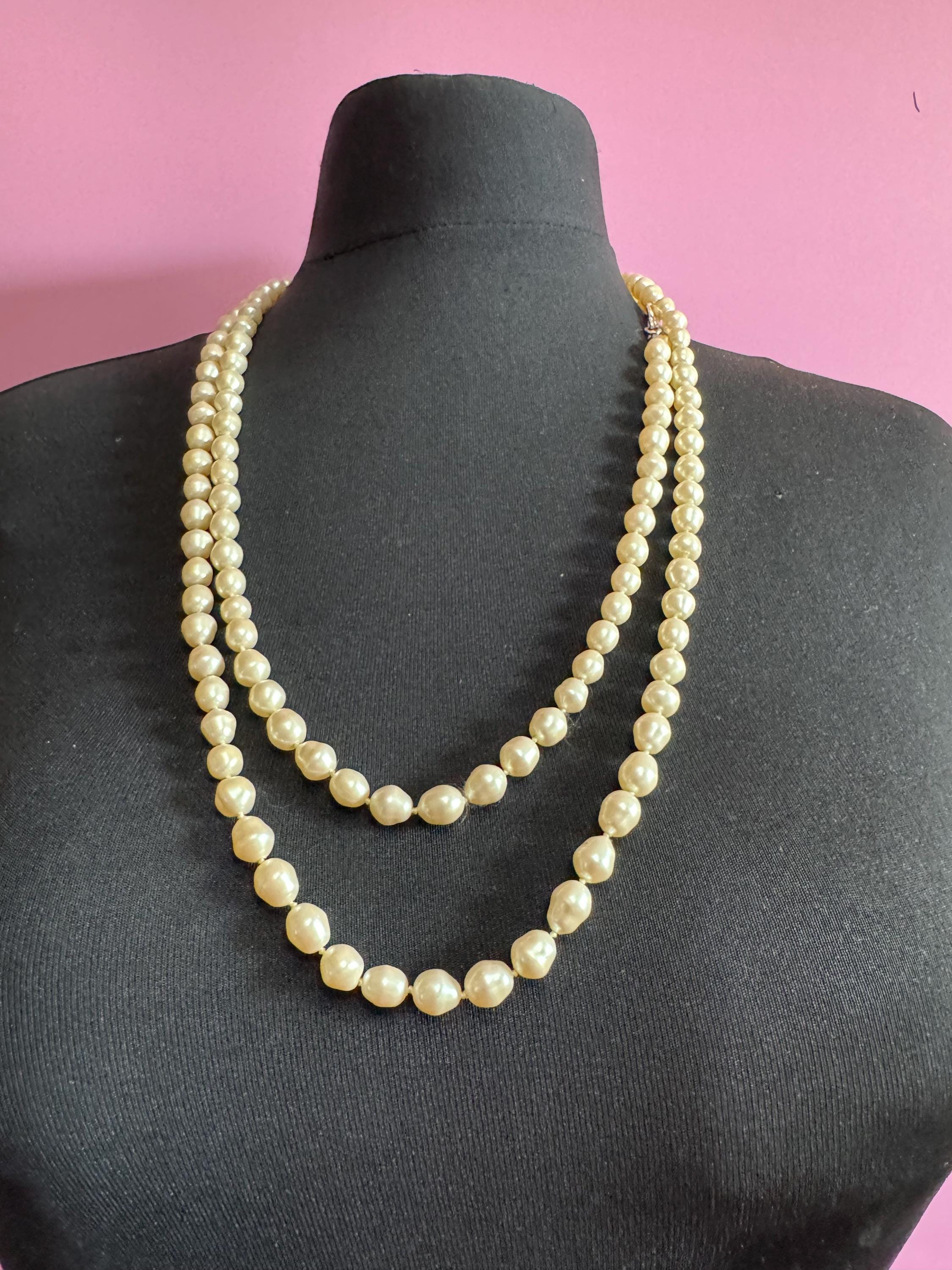 Oscar De La Renta Cream Knotted Faux Pearl Flapper Necklace