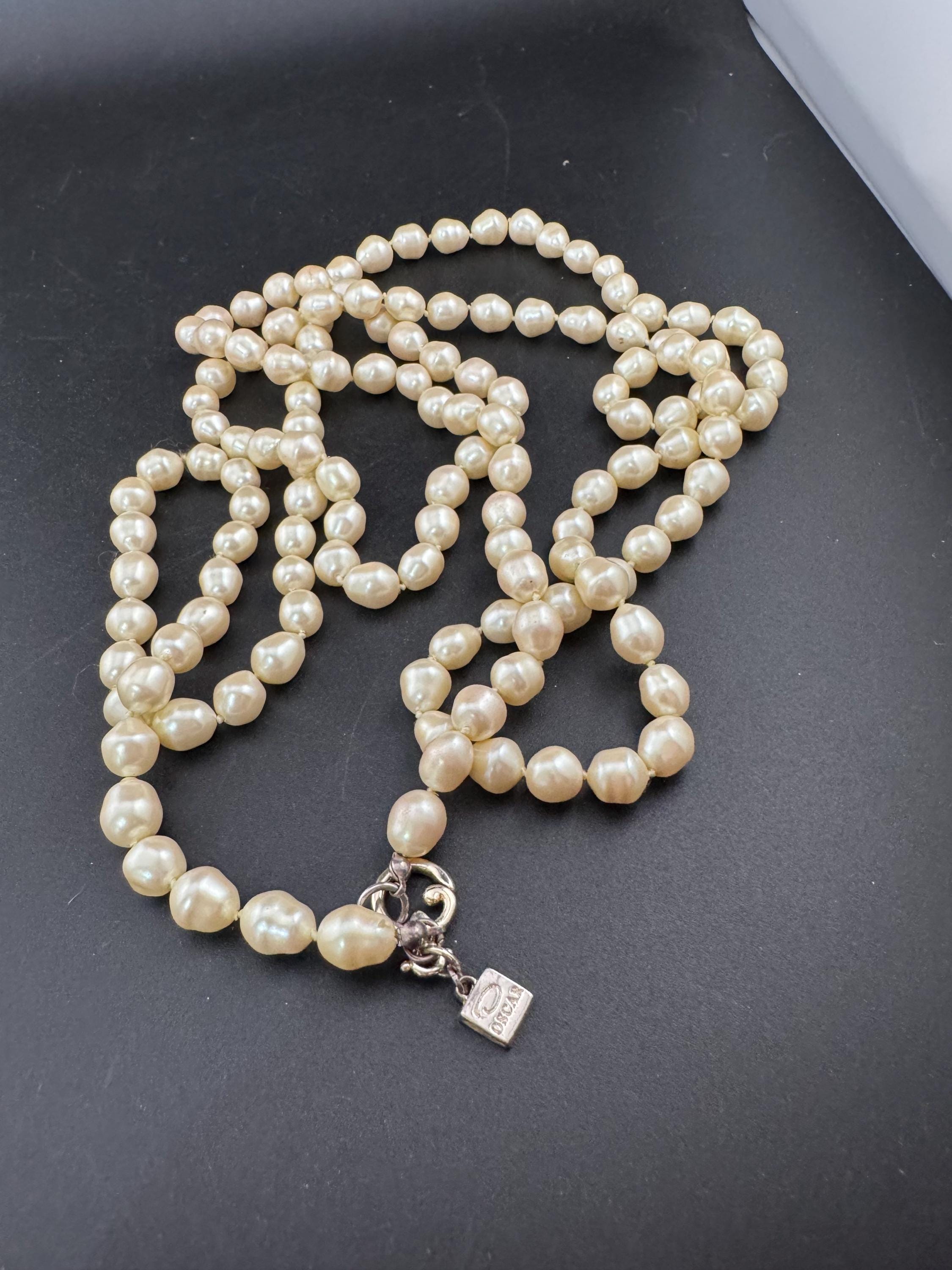 Oscar De La Renta Cream Knotted Faux Pearl Flapper Necklace
