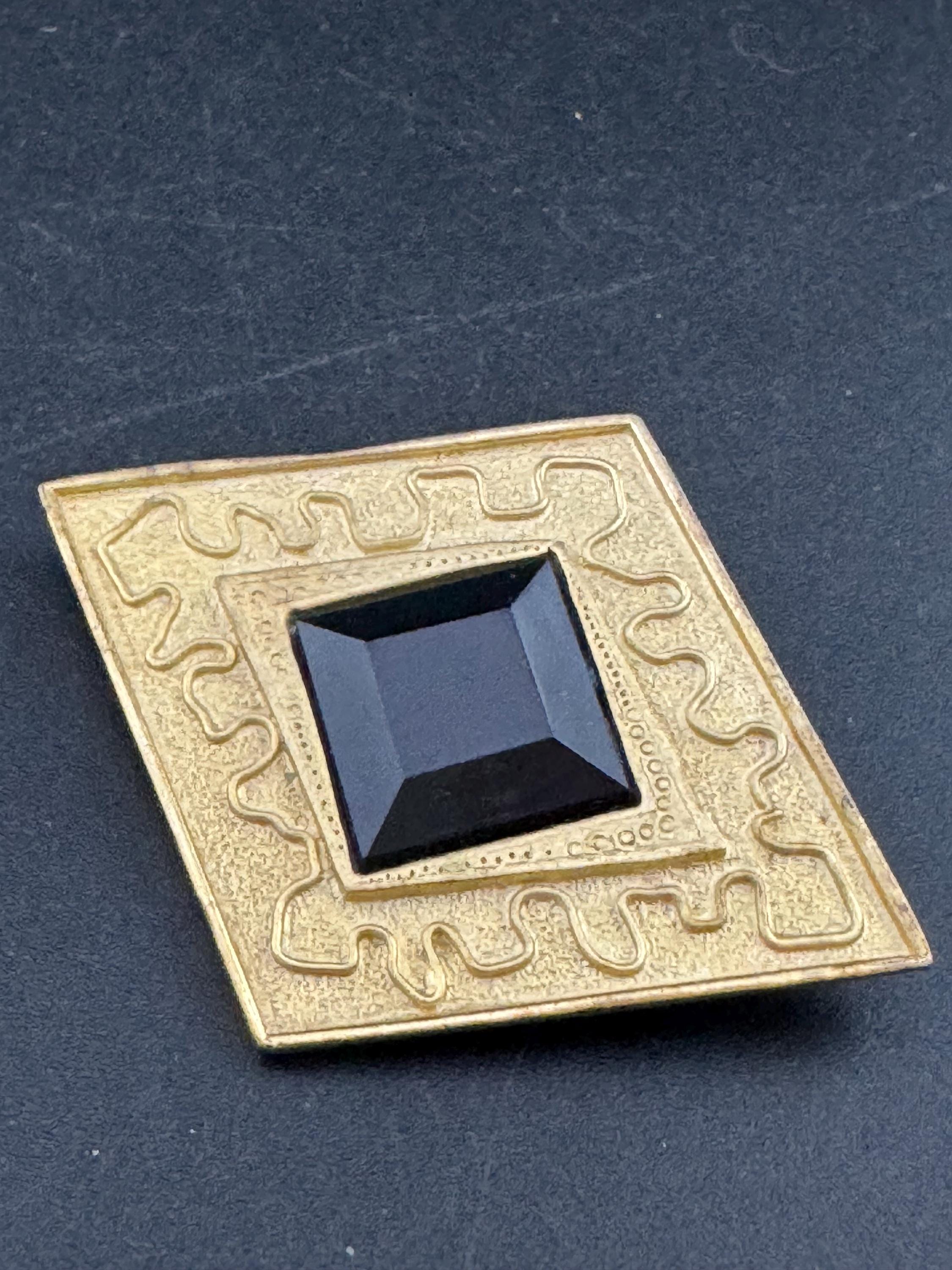 vintage 6cm Matt gold tone geometric black faux crystal cabochon stylish brooch