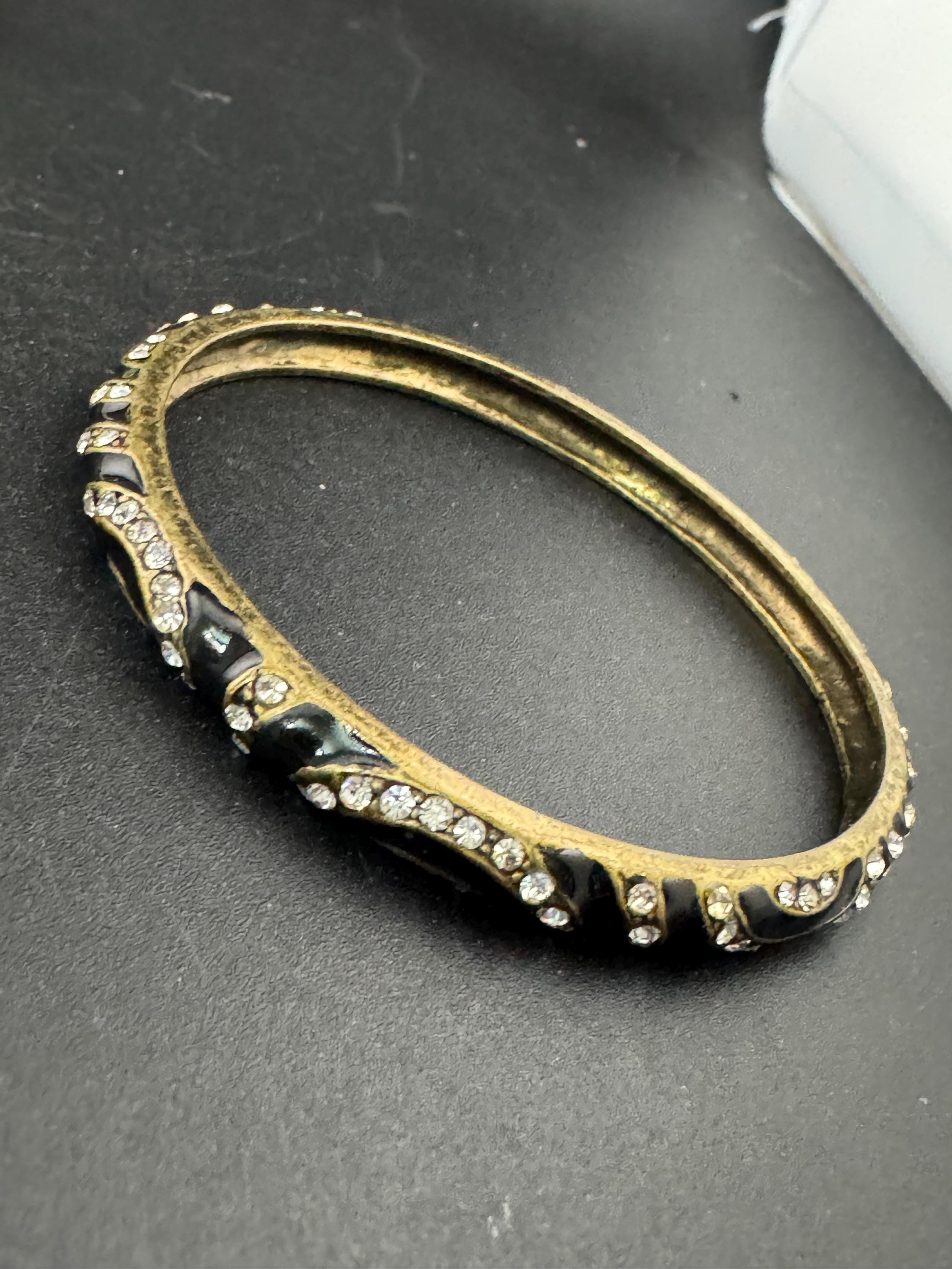 Vintage clear crystal diamanté, black enamel fixed round slim bangle , 80s
