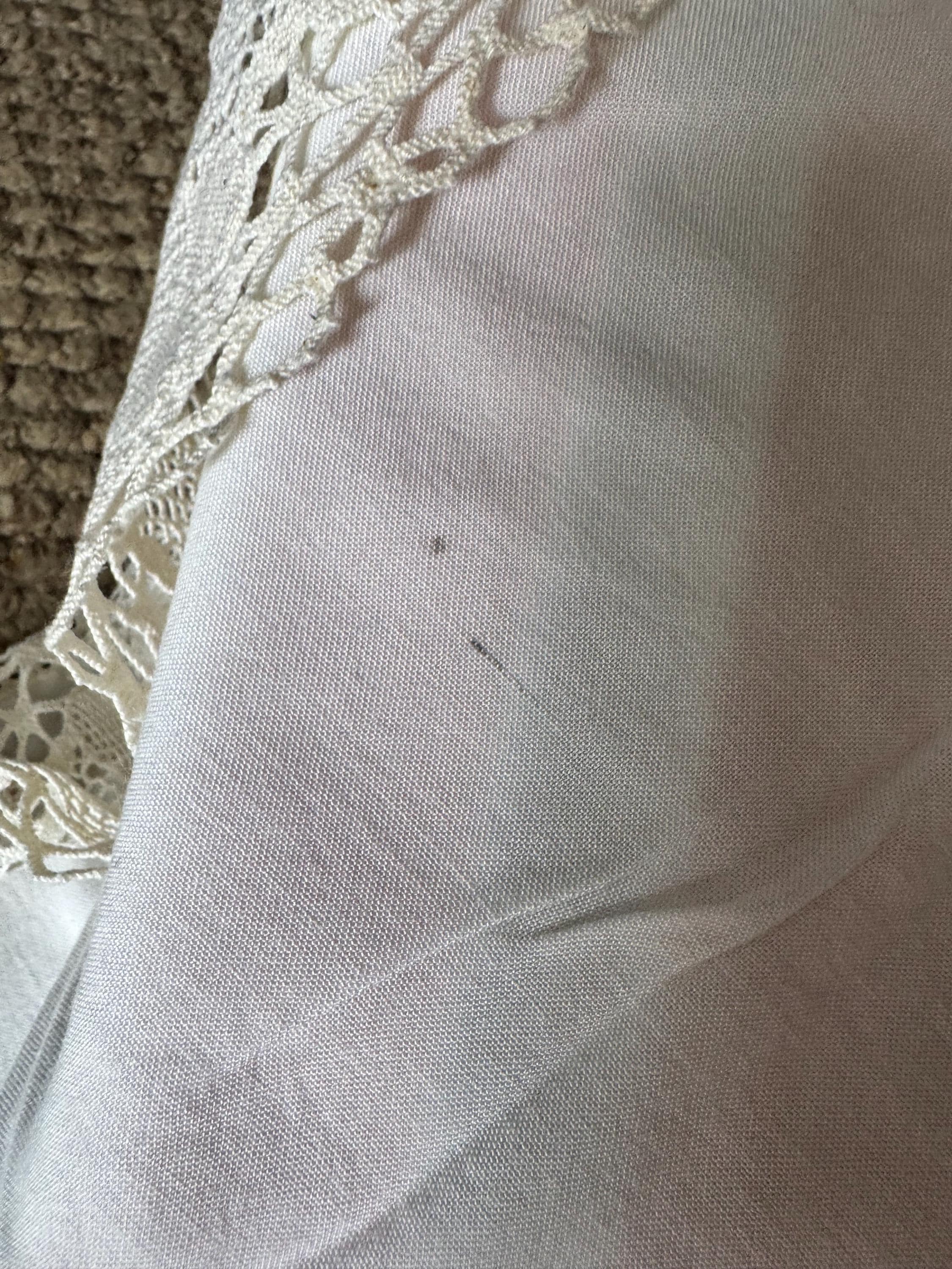 94 x 80cm cream off white vintage rectangular tablecloth crochet crocheted edge Farmhouse Chateau Country cottage style