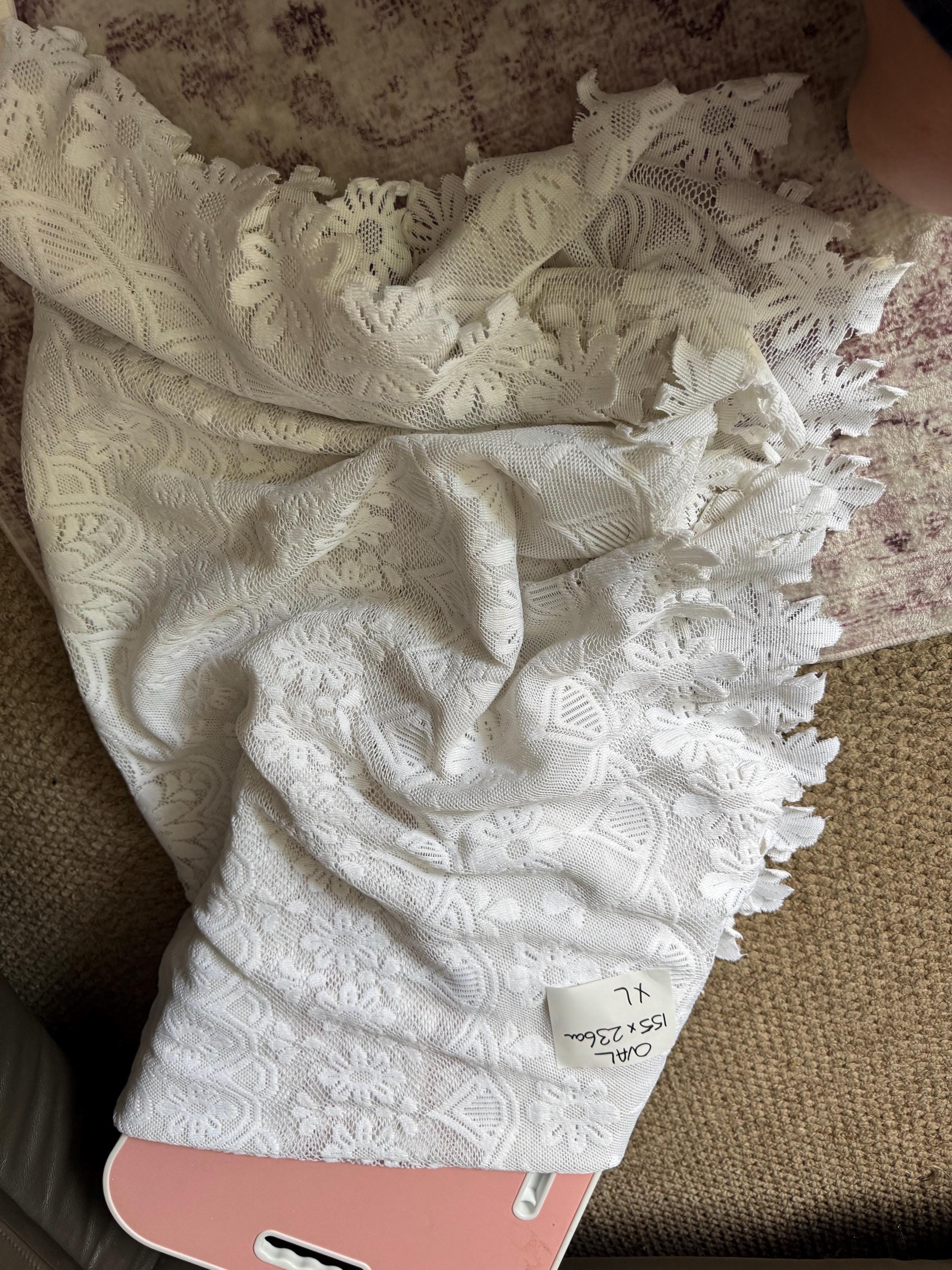 XL 155 x 236cm Vintage machine lace large oval table cloth plain white cut out work, cottage chateau