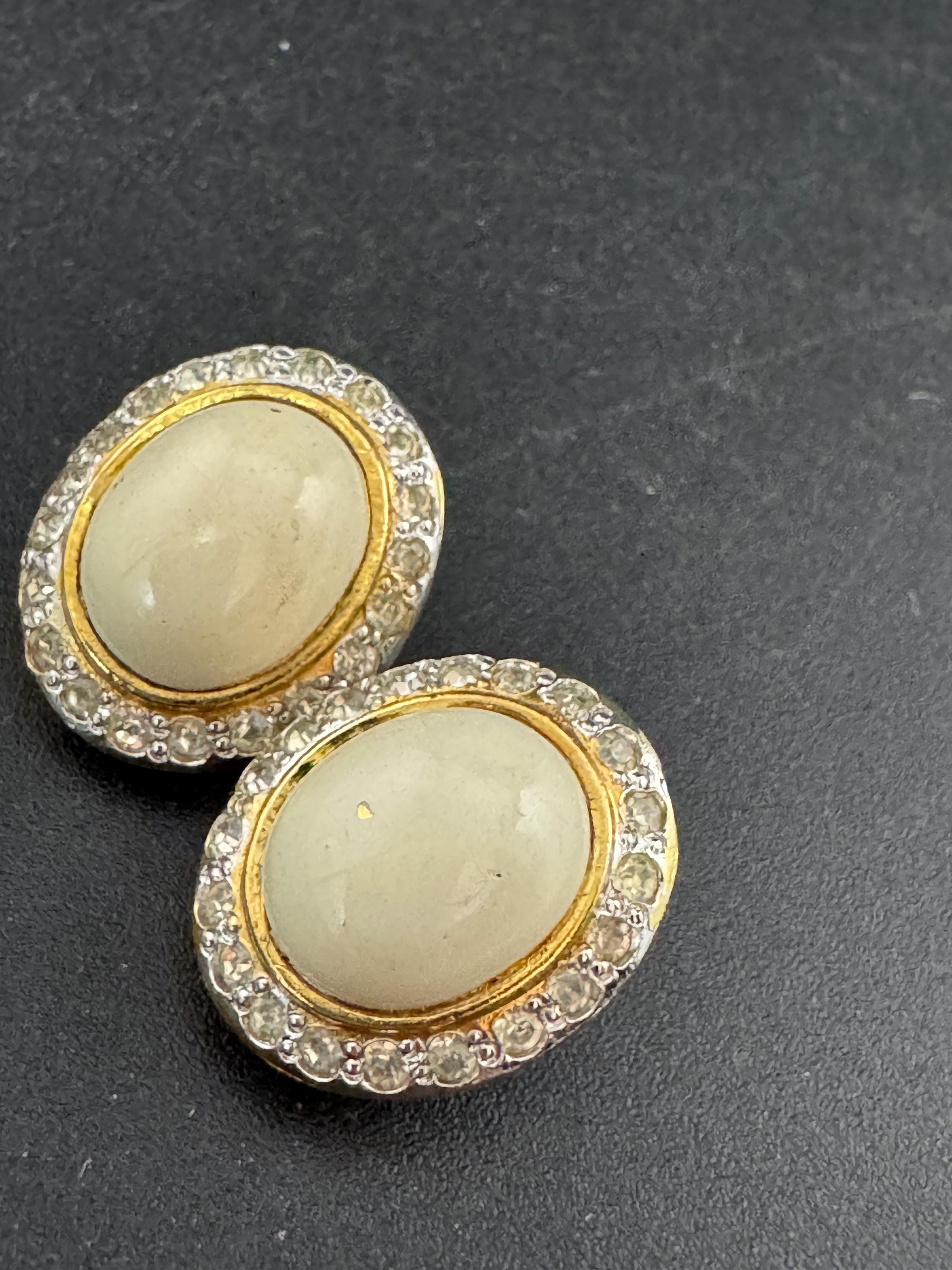 Vintage silver tone clear diamanté 2cm cream oval cabochon clip on earrings