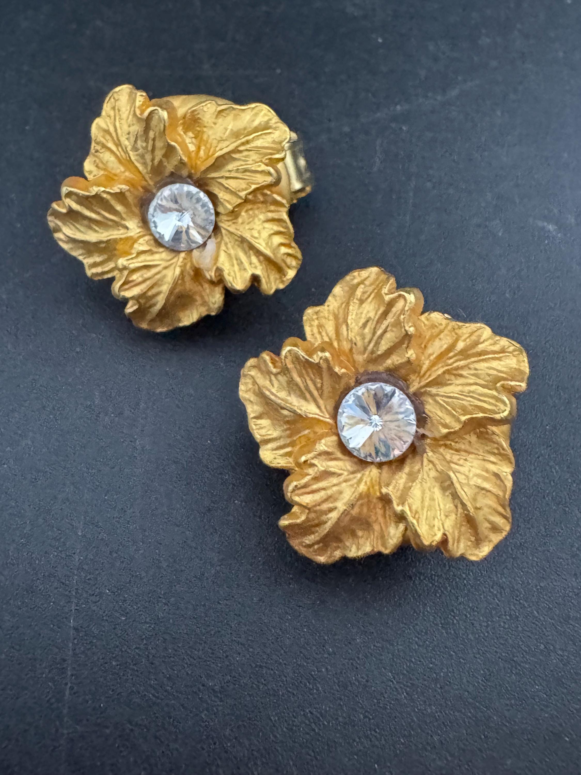 Vintage Matt gold tone clear diamanté 3cm floral clip on earrings mid century