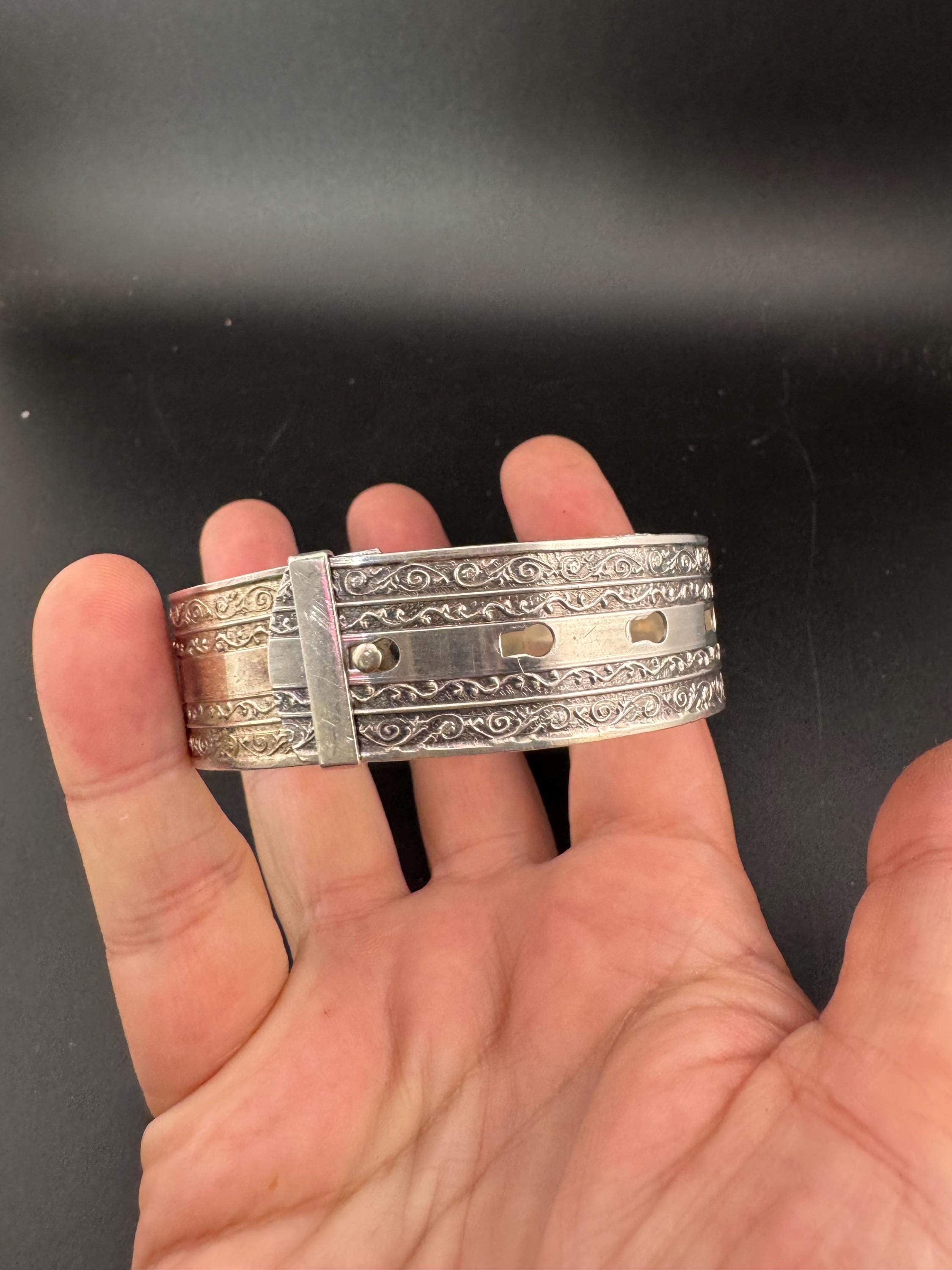 Vintage art deco 925 sterling silver wide belt buckle adjustable Cuff Bangle Bracelet 19.5 grams engine turned