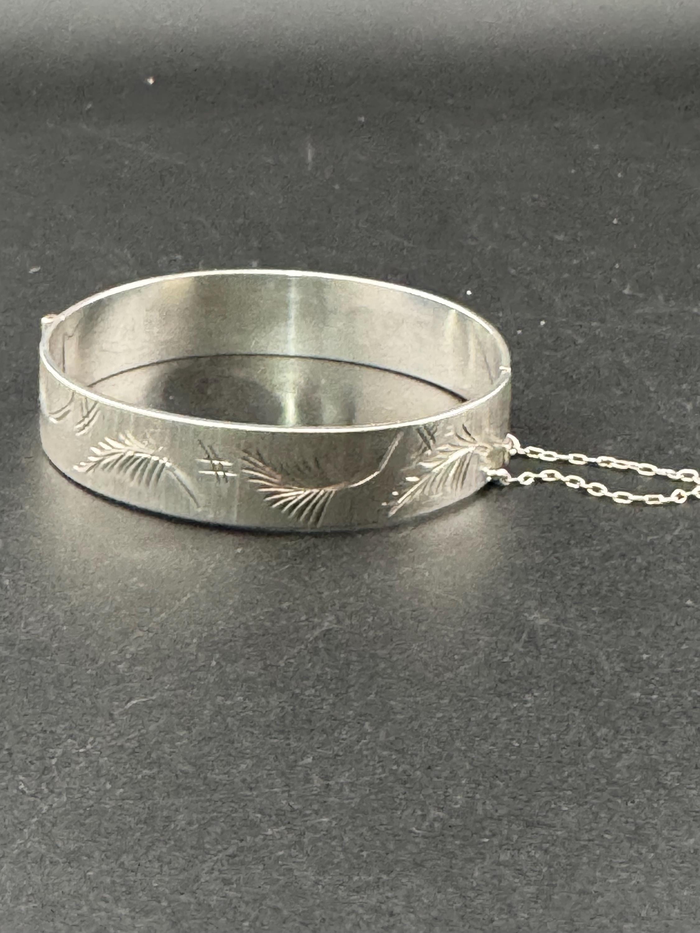 1.5cm Wide sterling silver engraved floral 925 bangle 29.7 gms bracelet oversized full hallmarks