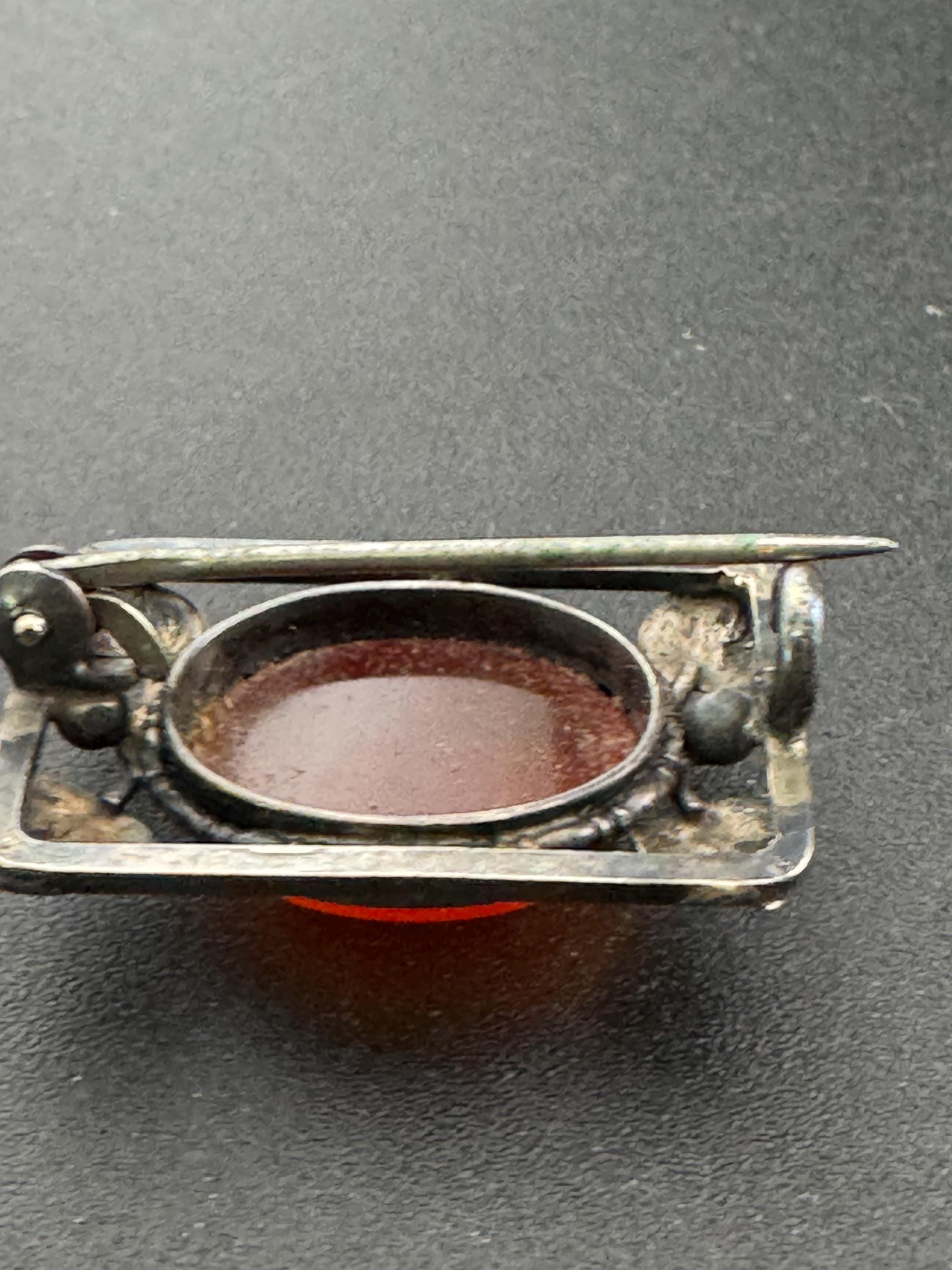 Sweet little antique Sterling silver floral carnelian cabochon brooch 4 grams 2.5cm art nouveau period Edwardian back pin
