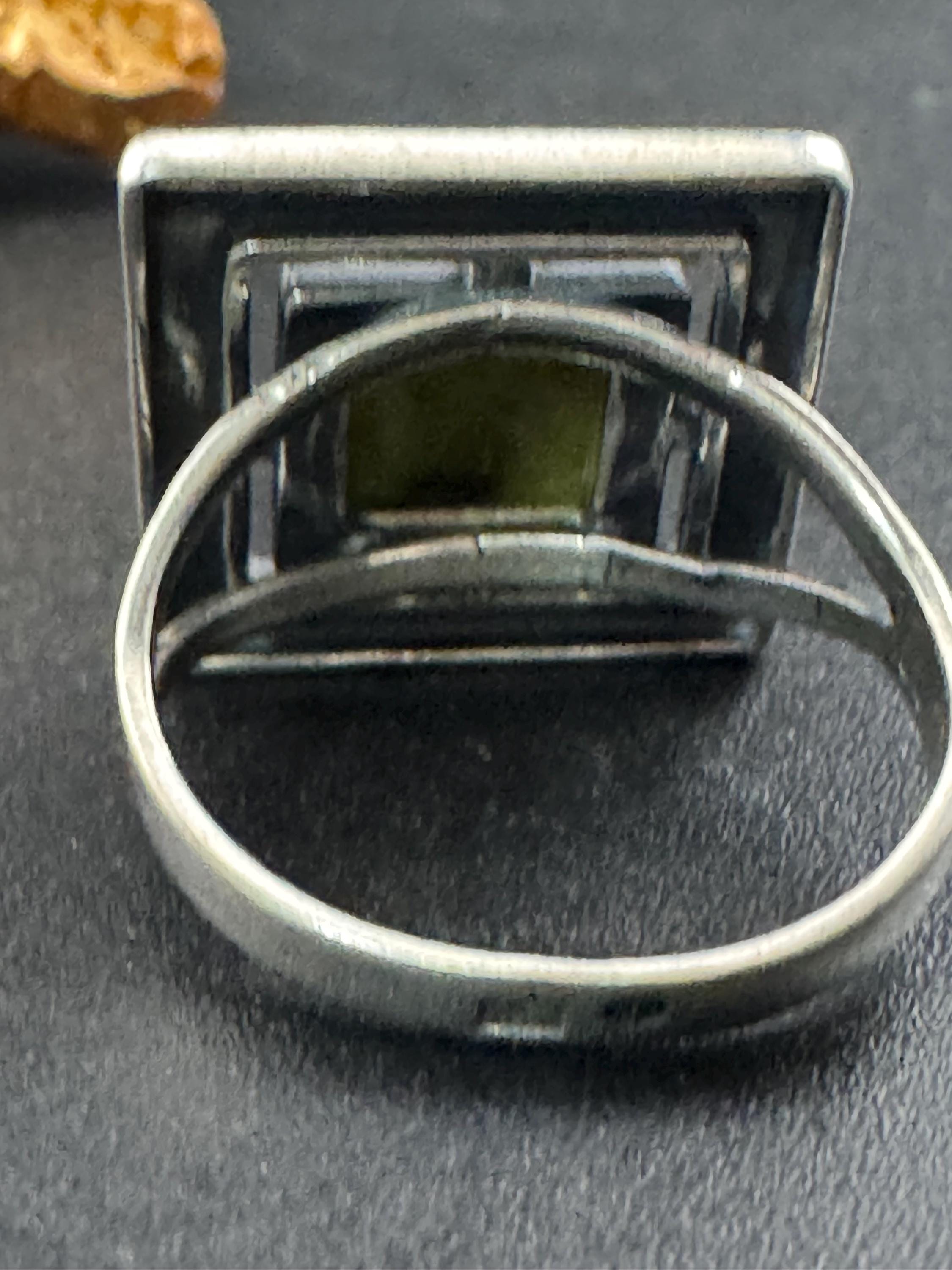 Uk Size R brutalist 925 Sterling silver square ring with green gemstone
