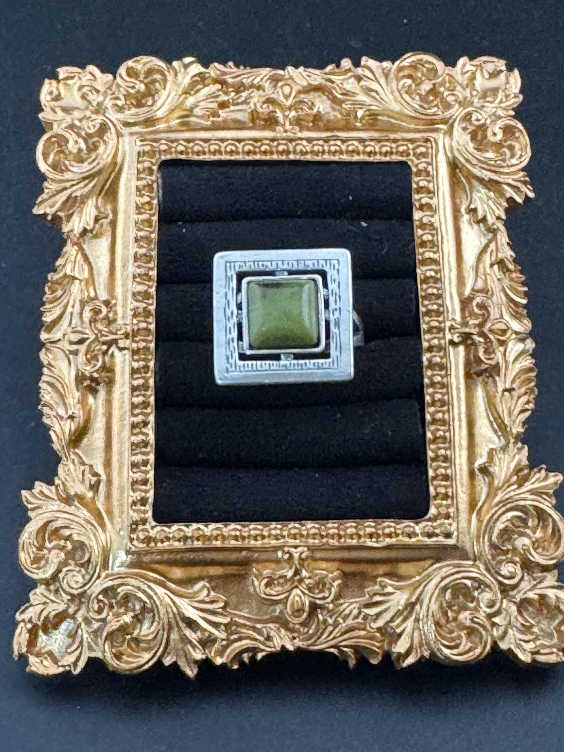 Uk Size R brutalist 925 Sterling silver square ring with green gemstone