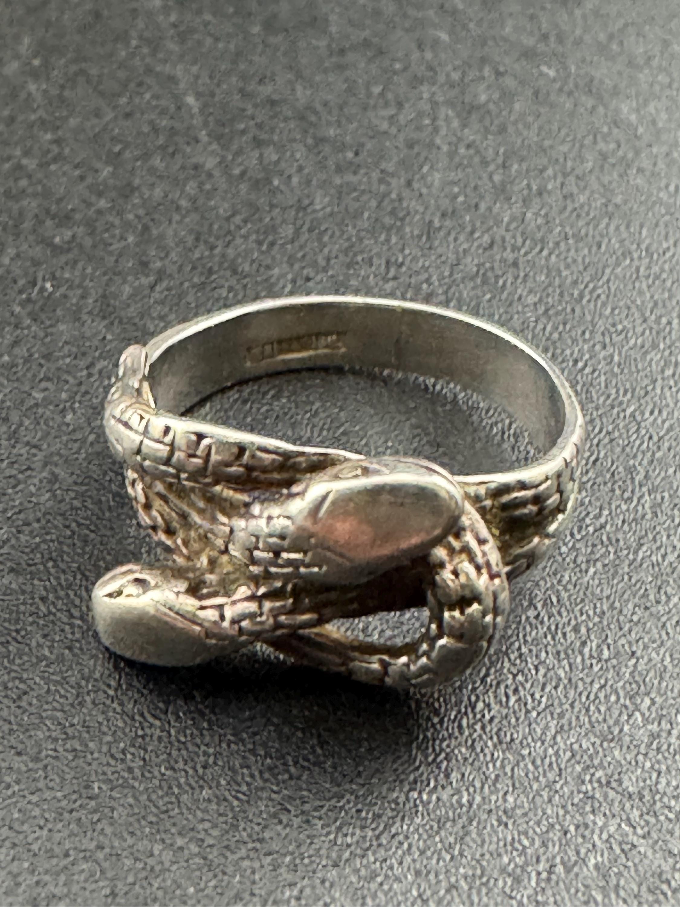 Size H petite fingers ladies dainty 925 sterling silver snake ring 2.8 grams