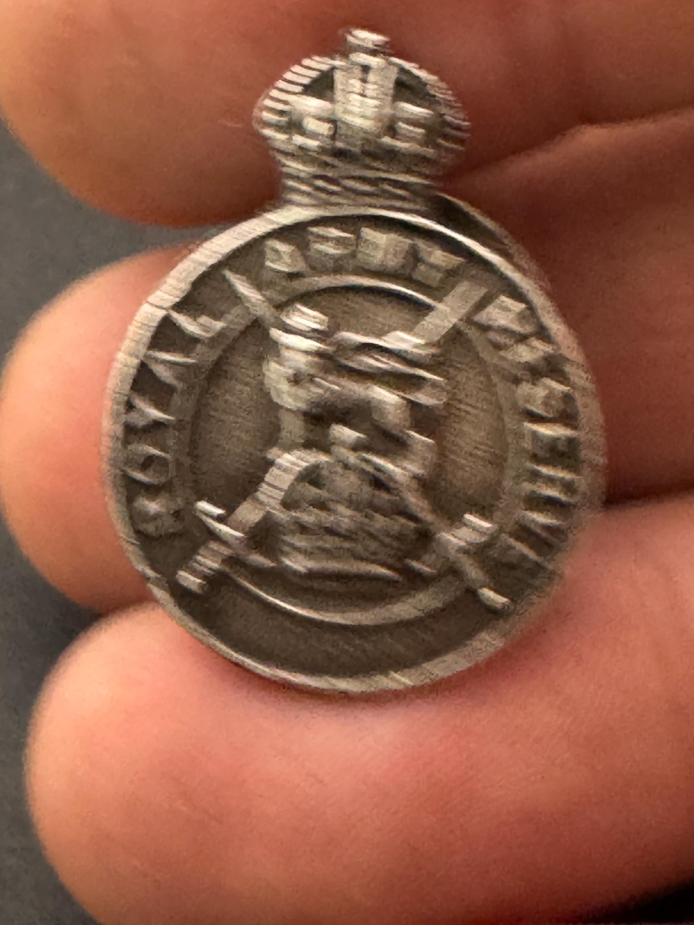 military pin, hallmarked silver lapel badge of the army officers' reserve 6.7 grams