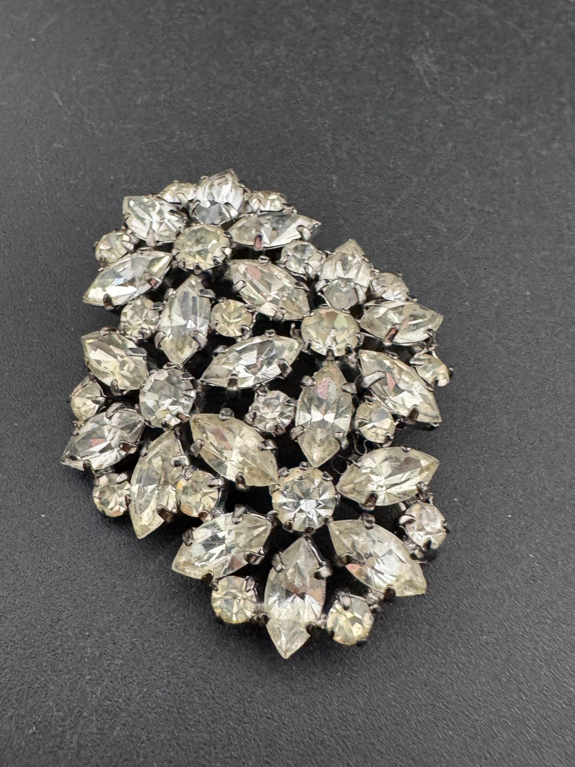 Vintage floral paste glass clear Diamanté silver tone Brooch