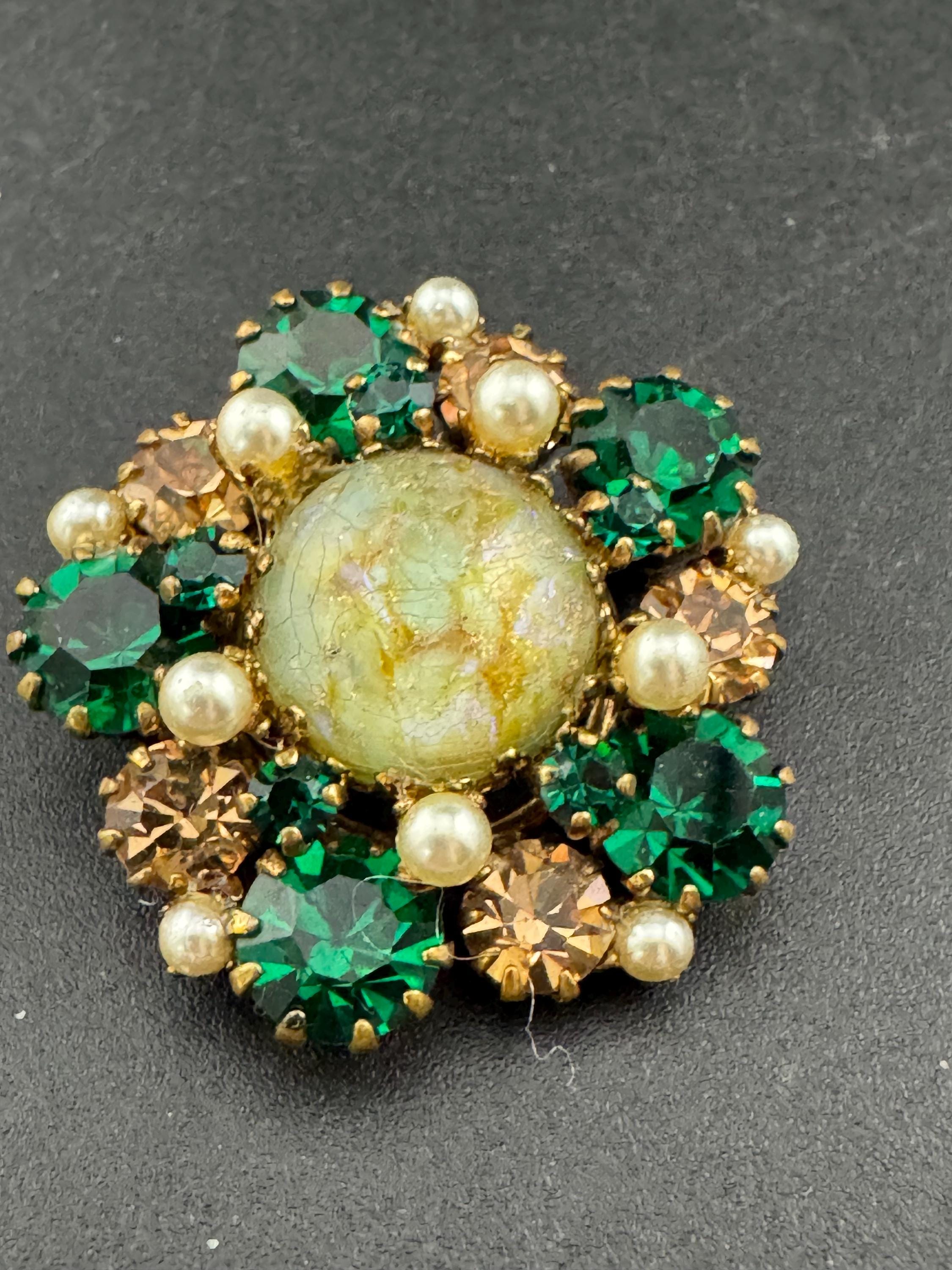 Antique Art Deco Czech gold tone emerald rhinestone faux pearl crystal cabochon brooch