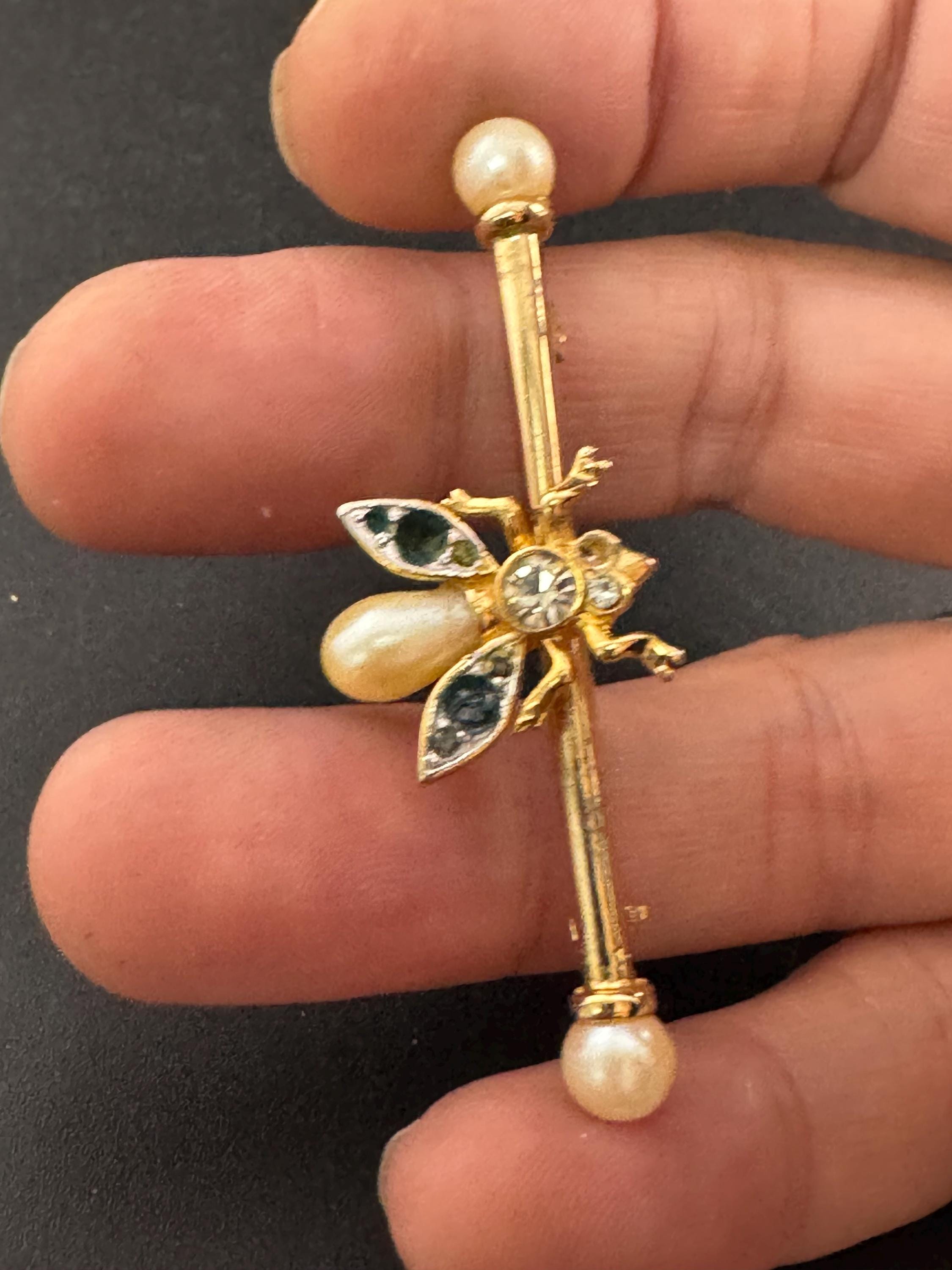 Vintage pearl, rhinestone novelty bee insect bar brooch