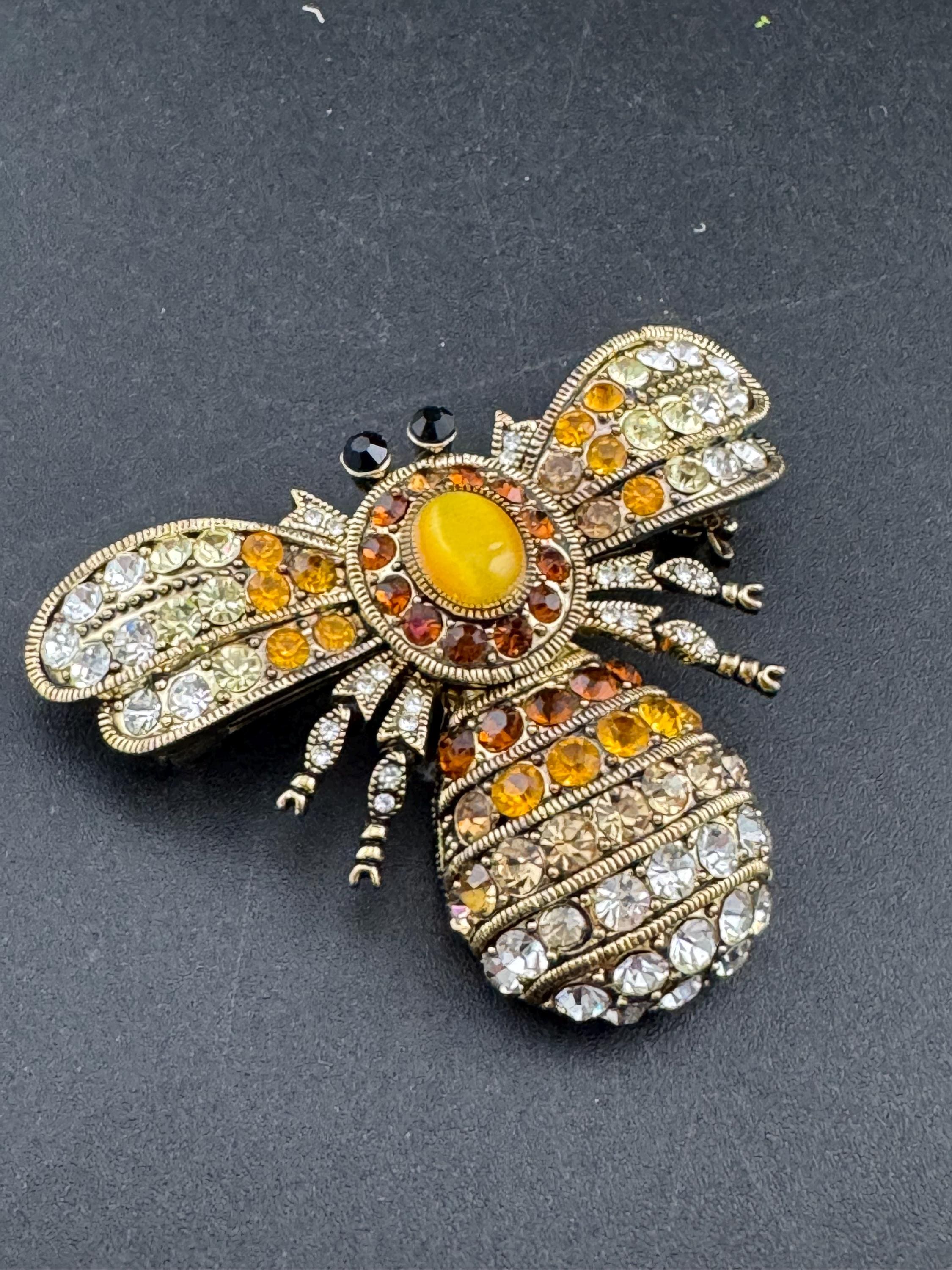 Vintage Amber yellow rhinestone novelty bee brooch