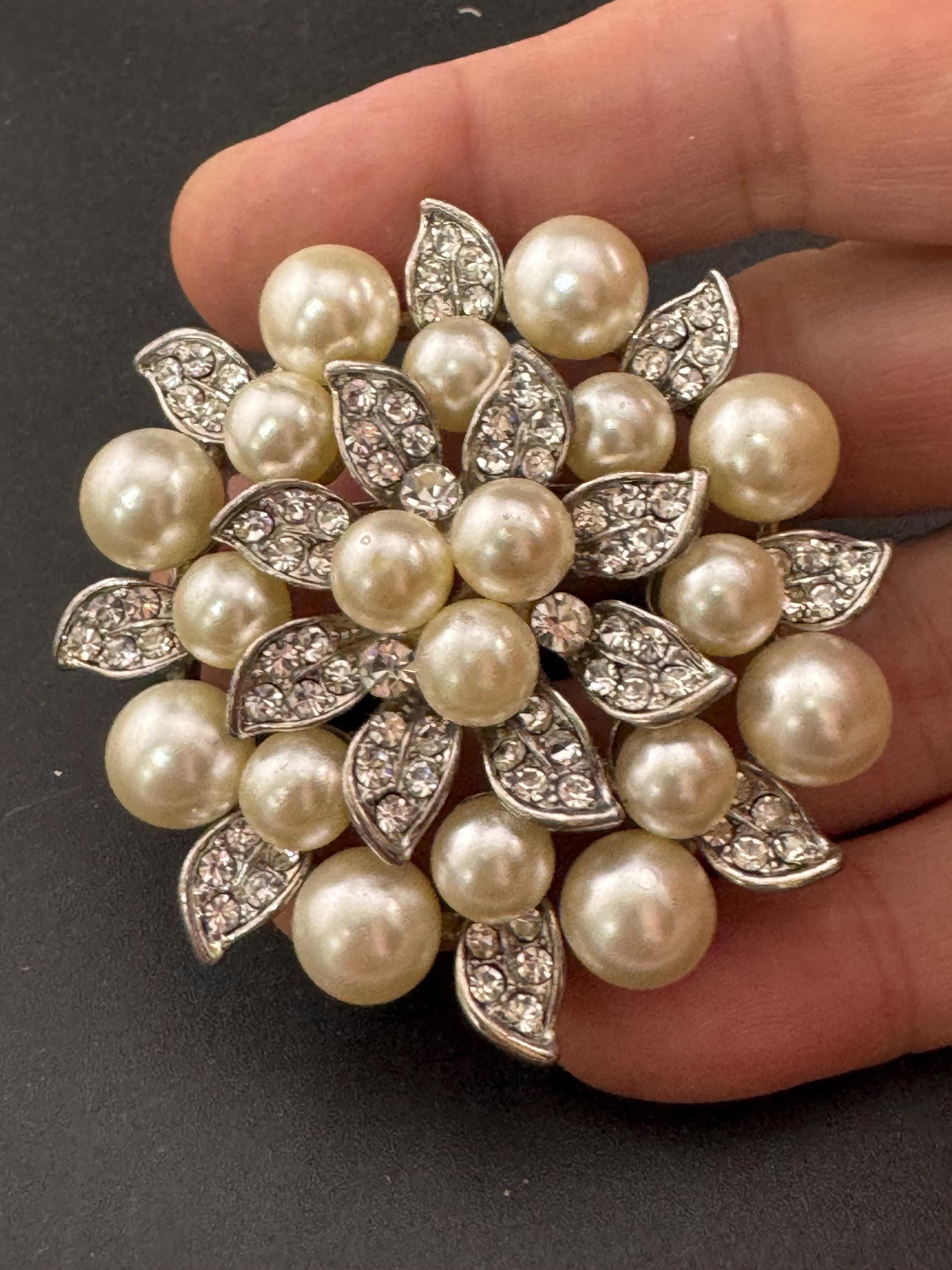 Vintage large round rhinestone and pearl floral Brooch