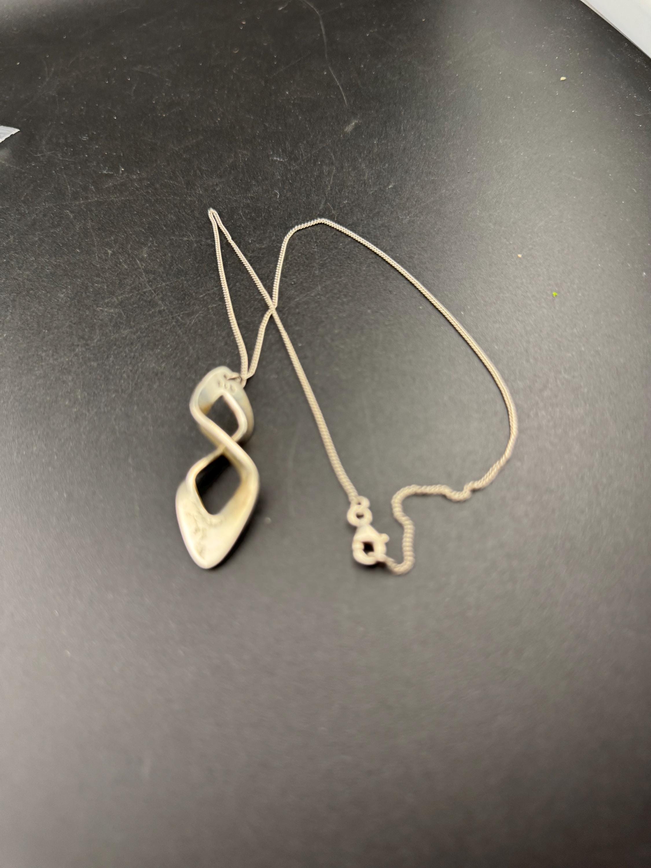 Vintage 925 sterling silver abstract brutalist helix twist pendant and chain Modernist 41cm necklace 7.5 grams