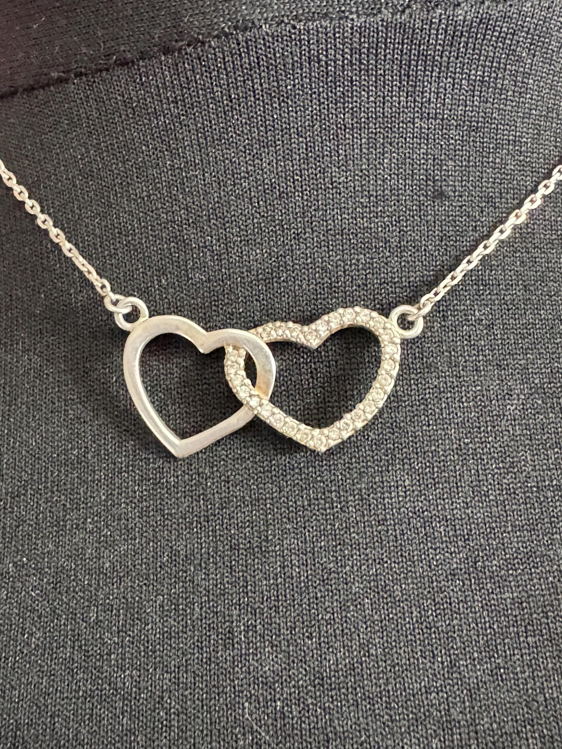 retro 925 Sterling silver CZ diamanté double heart pendant necklace on a 41 cm chain