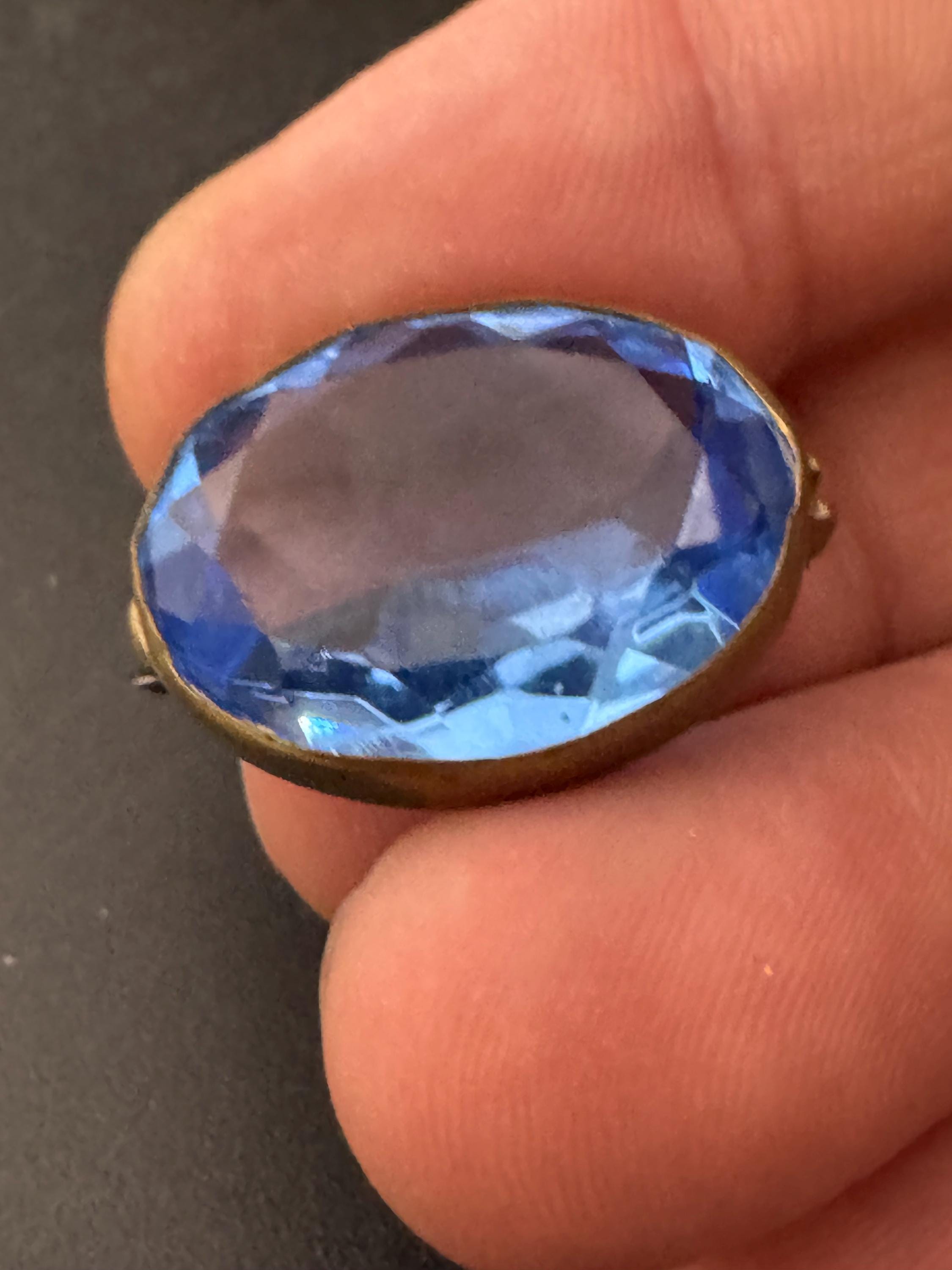 Antique Edwardian sapphire blue oval faceted glass brooch, c clasp